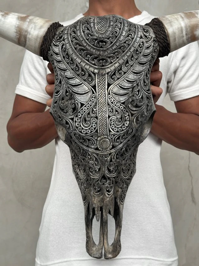 NO RESERVE PRICE -Stunning Large Grey Carved Bull Skull...