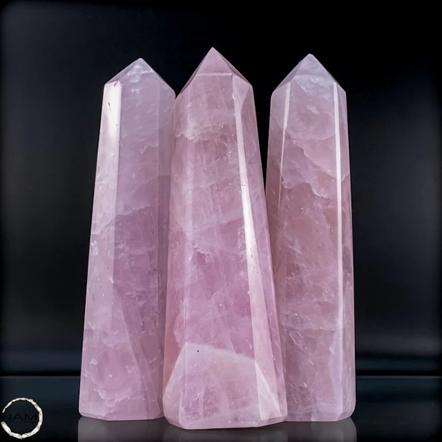 Rose Quartz Obelisks – Elegant Crystal Points Made from Natural Stone Harmony