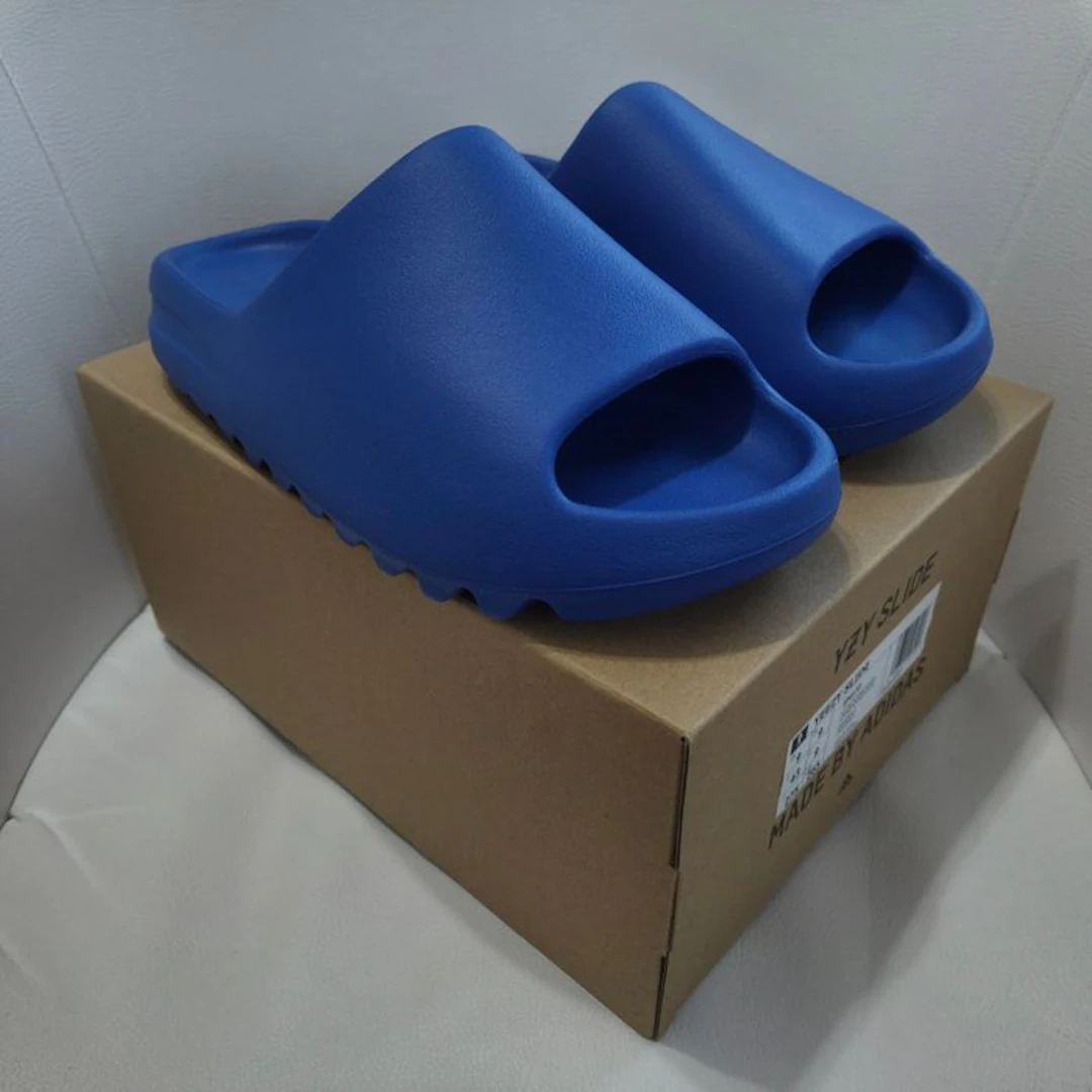 Yeezy X Adidas - Yeezy Slide Azure - ID 4133 - Sneakers...