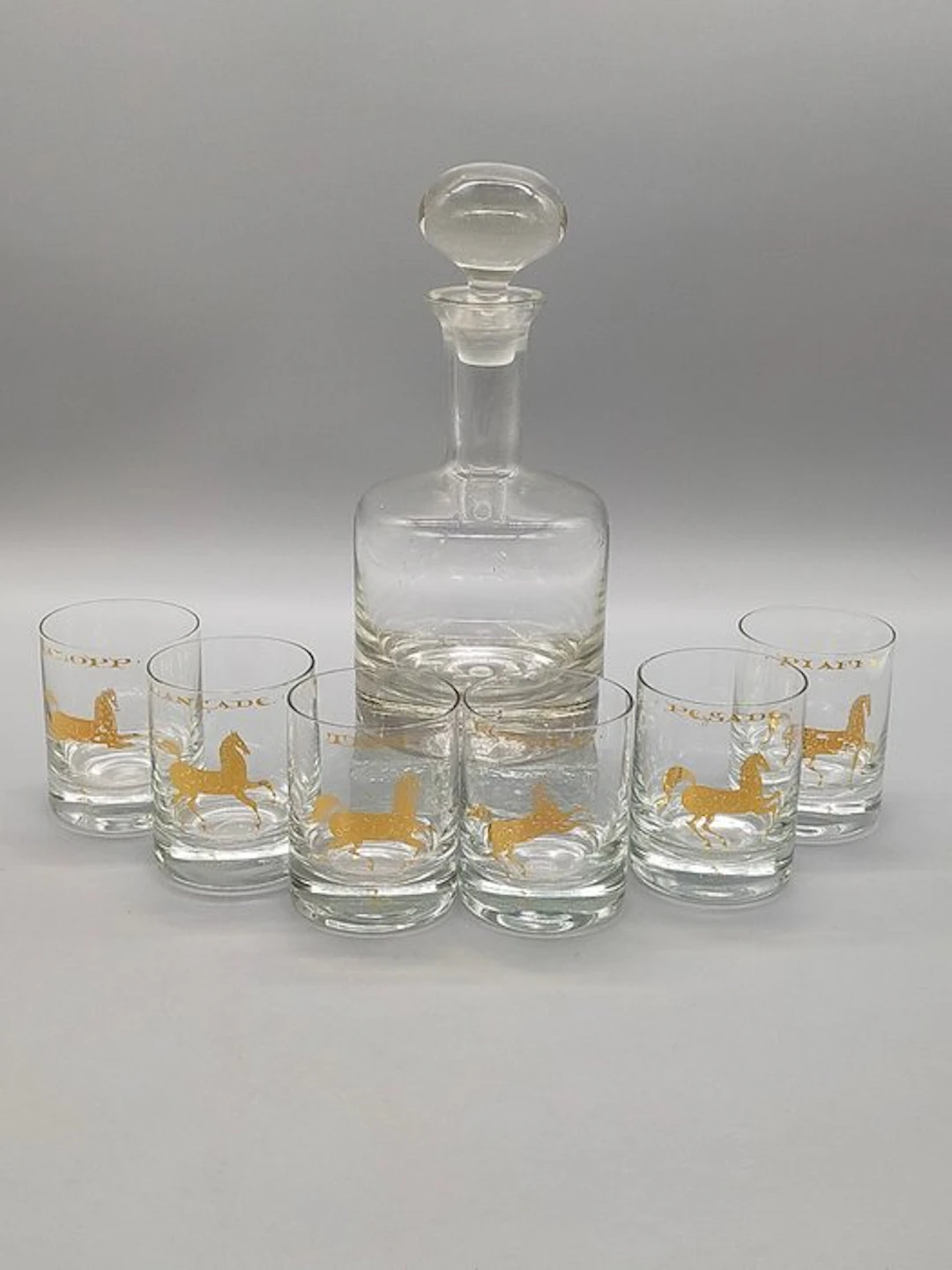 Elegantes Gläserset mit Karaffe – Goldene Pferde-Motive - Jar - Glass