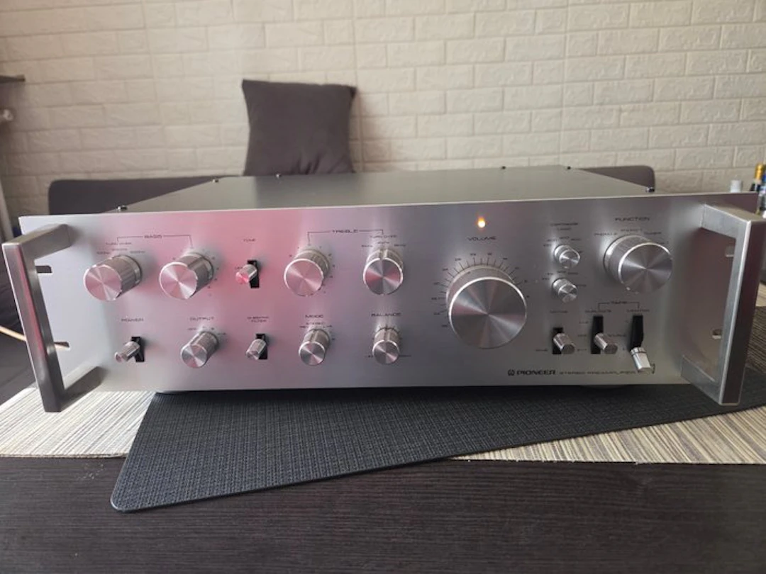 Pioneer - C-73 Solid state amplifier