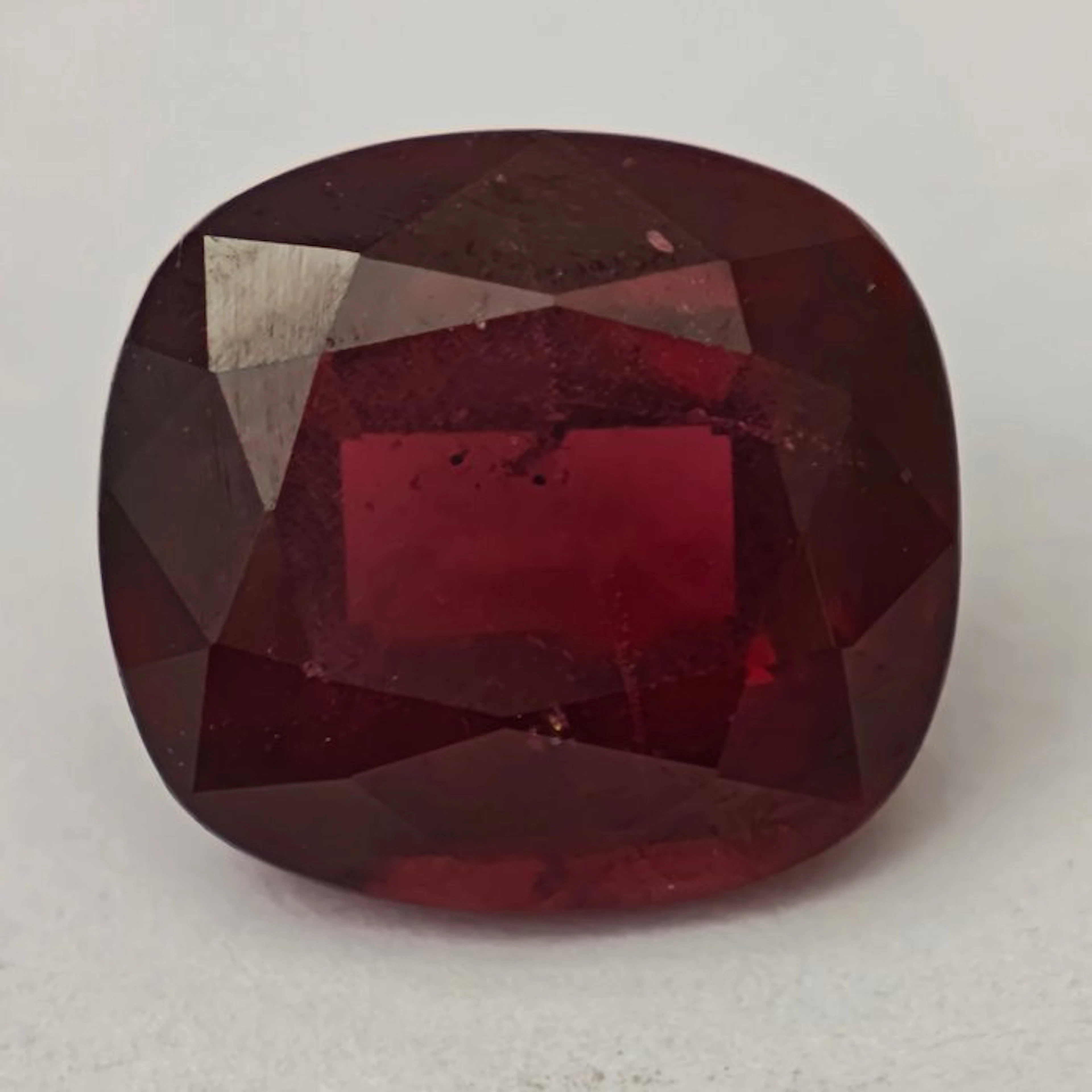 No reserve price Rhodolite - 3.78 ct - Antwerp Laboratory...