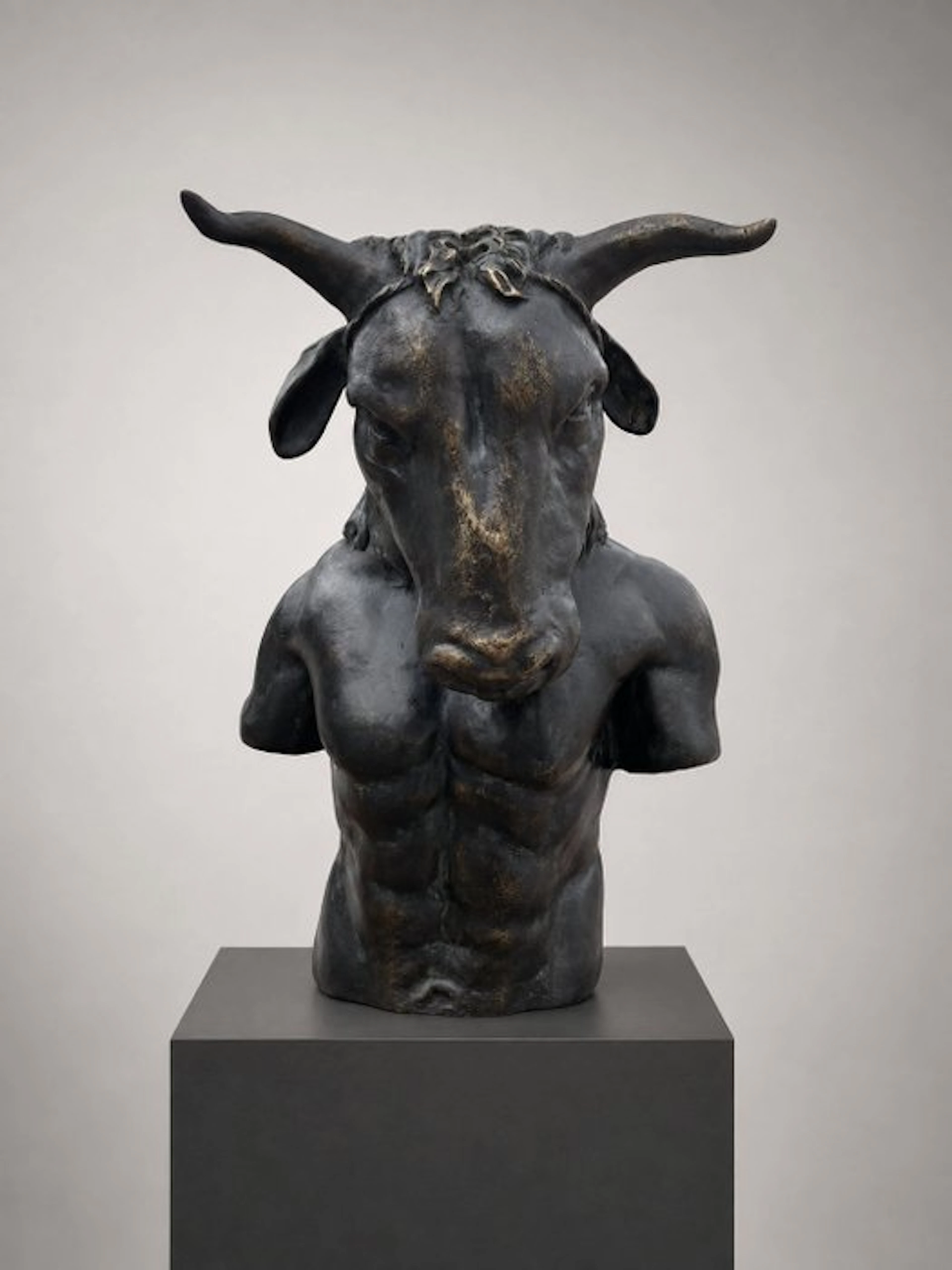 Sculpture, Asterione il Minotauro - 41 cm - Plaster