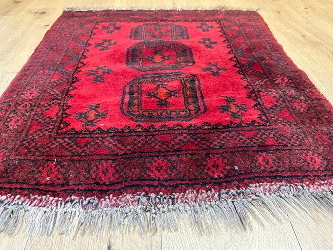 Beautiful Bukhara Tekke with classic guls & geometric...