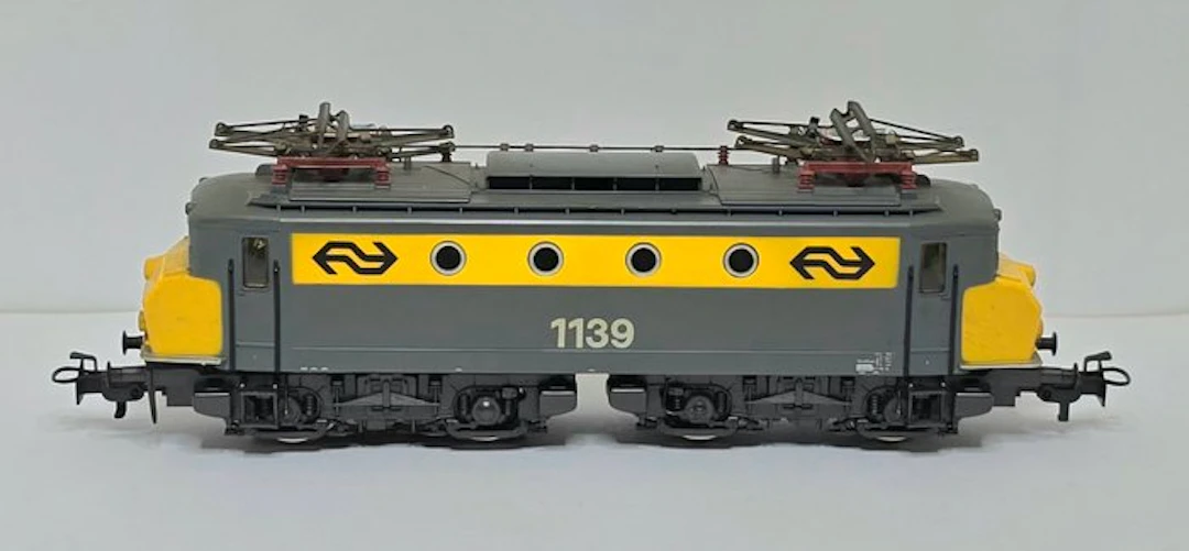 Märklin H0 - 3324 - Electric locomotive (1) - Series 1100 "Botsneus" - NS