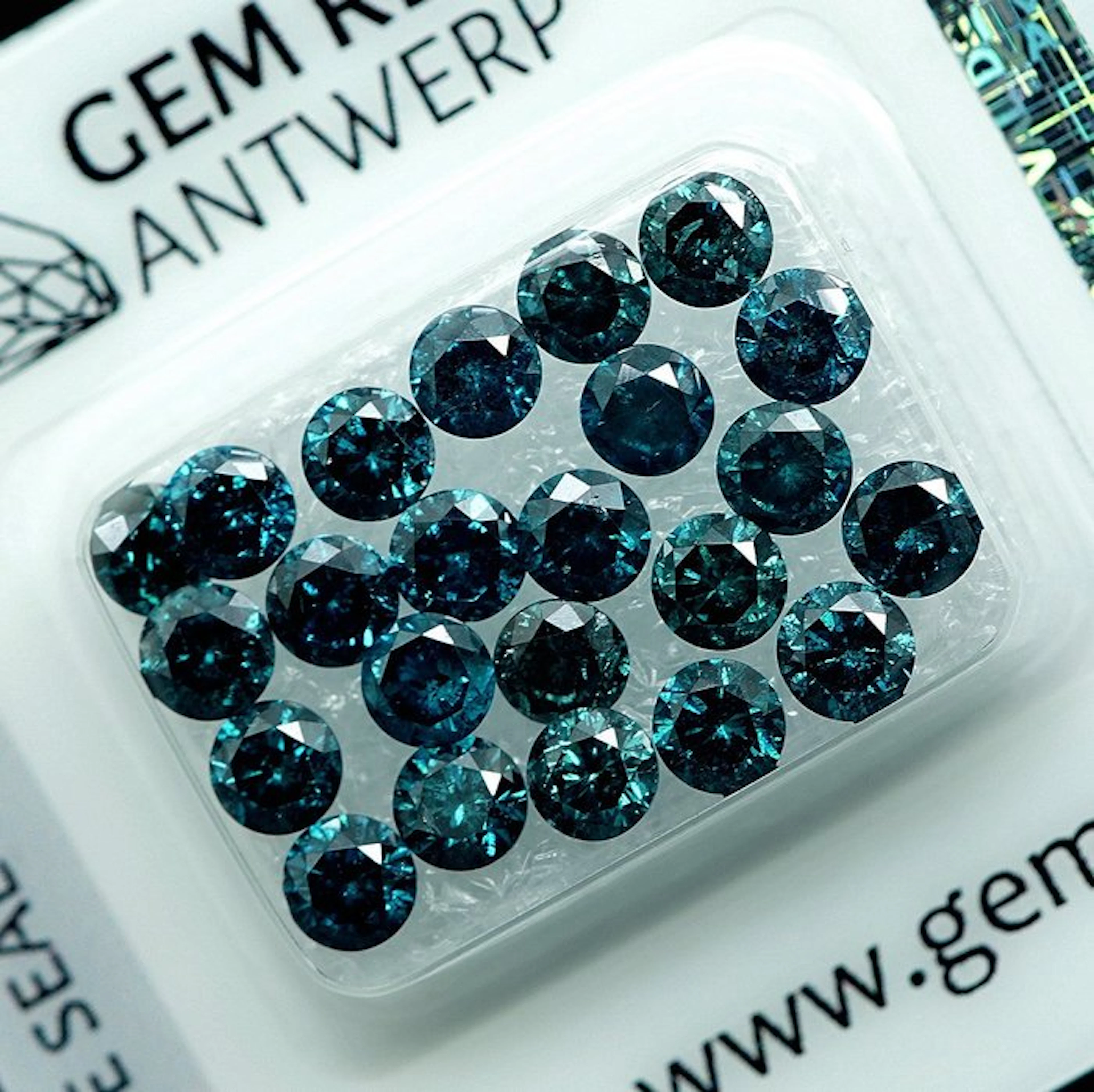 No reserve price - 23 pcs Diamond (Colour-treated) - 5.11...