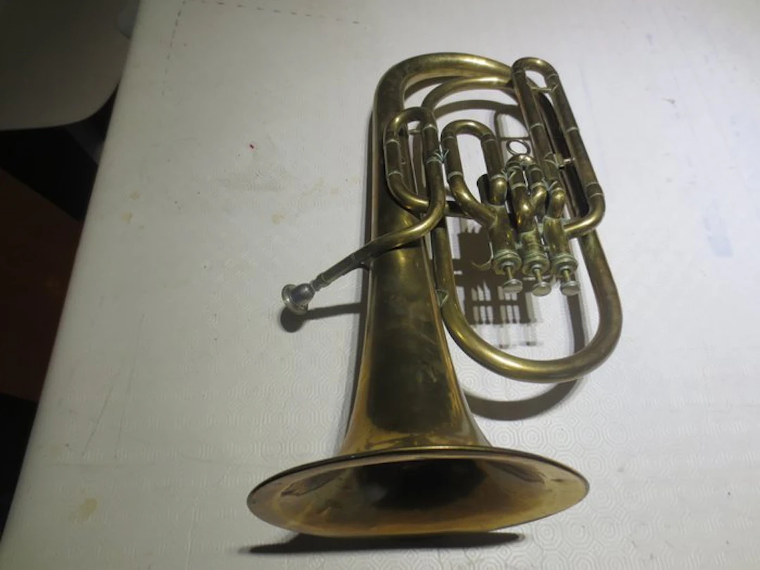Moeremans - - Horn - Belgium (No reserve price)