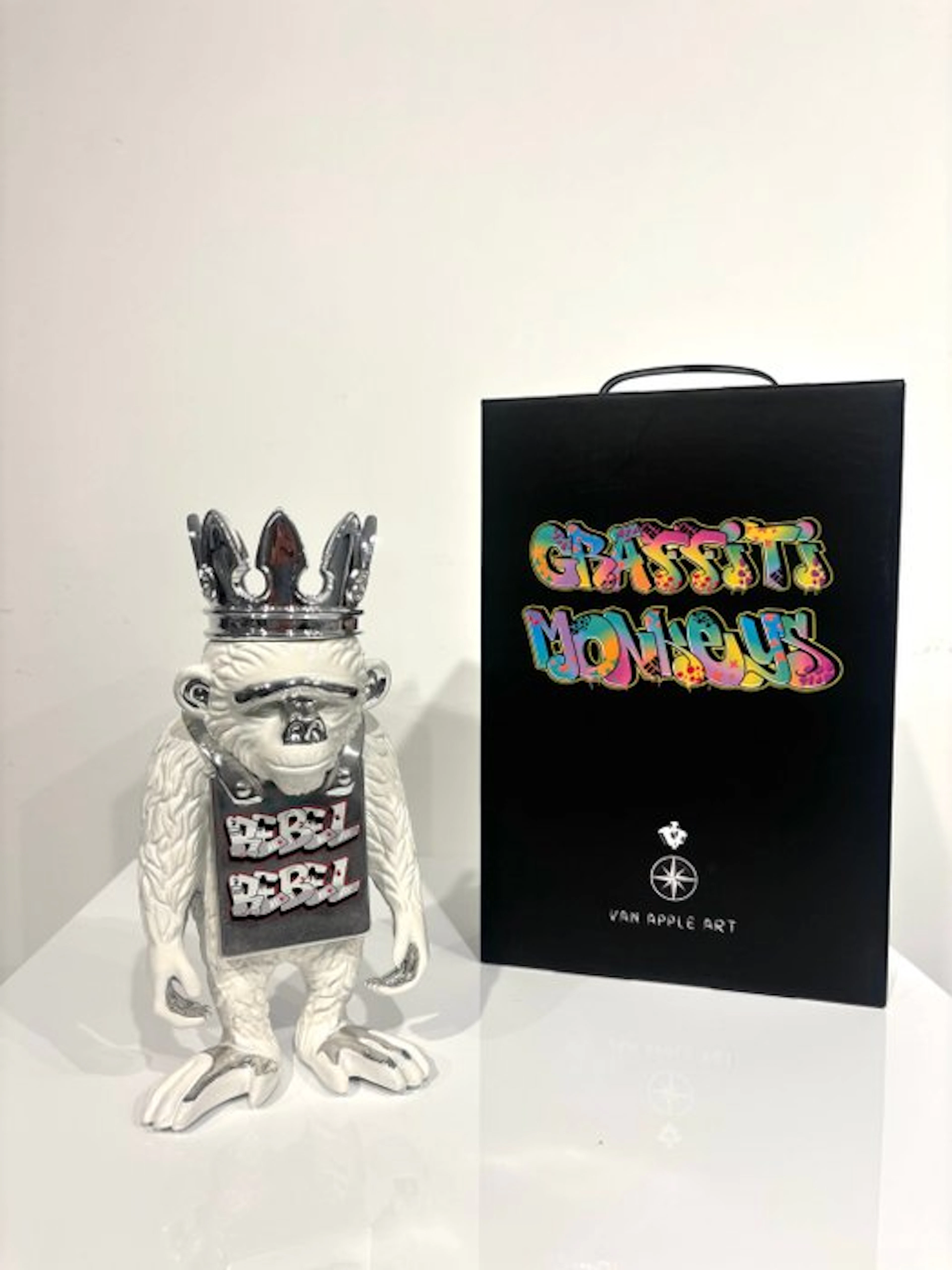 Van Apple - Graffiti Monkey - Rebel Rebel
