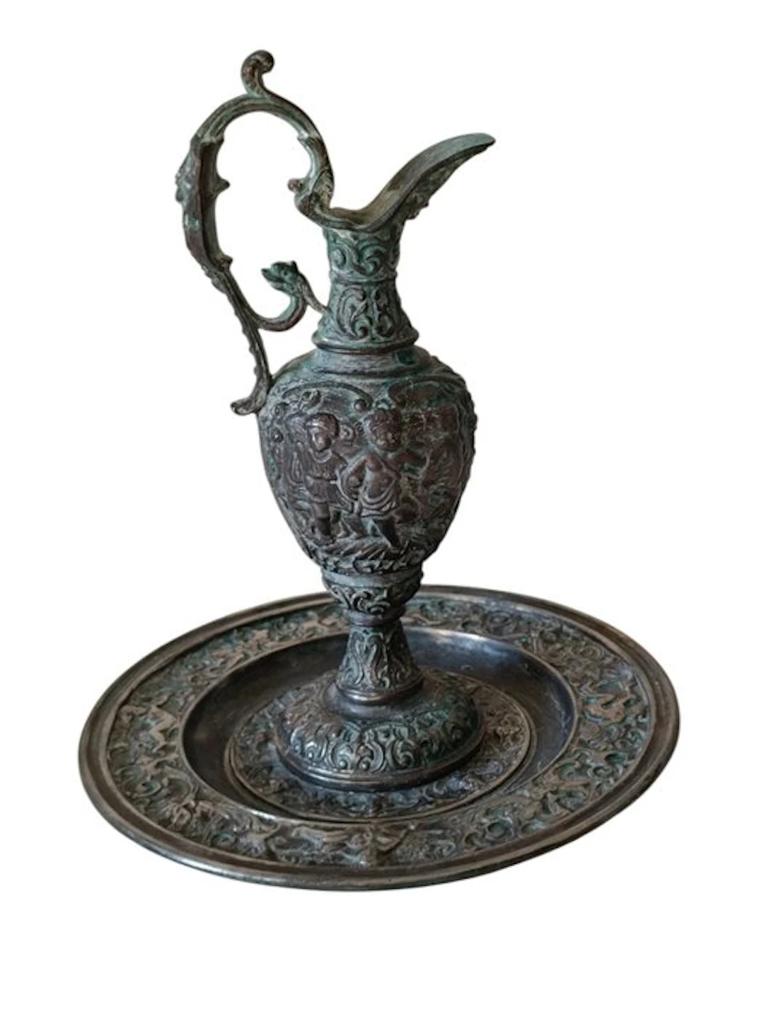 Ewer - Bronze plate decorated in relief with putti