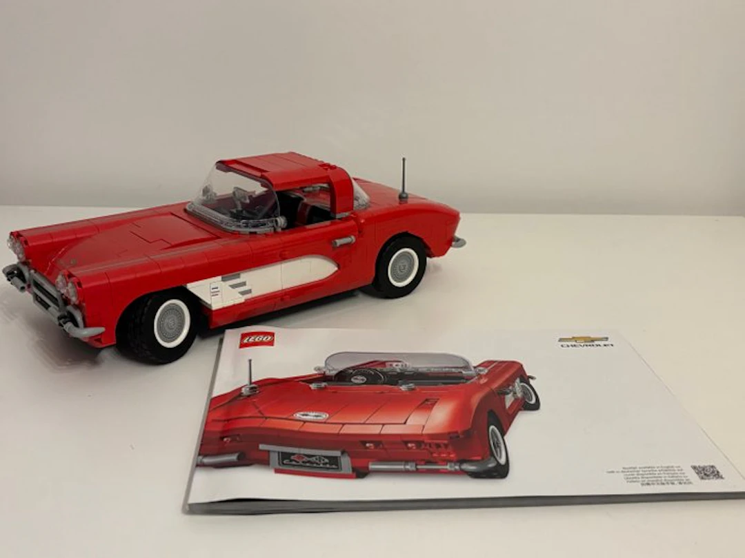 LEGO Set - 10321 - Creator Expert - Chevrolet Corvette