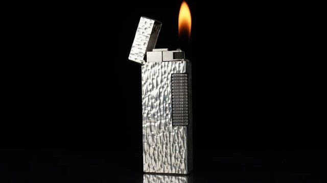 Dunhill - Bark Pattern Rollagas Lighter - No reserve...