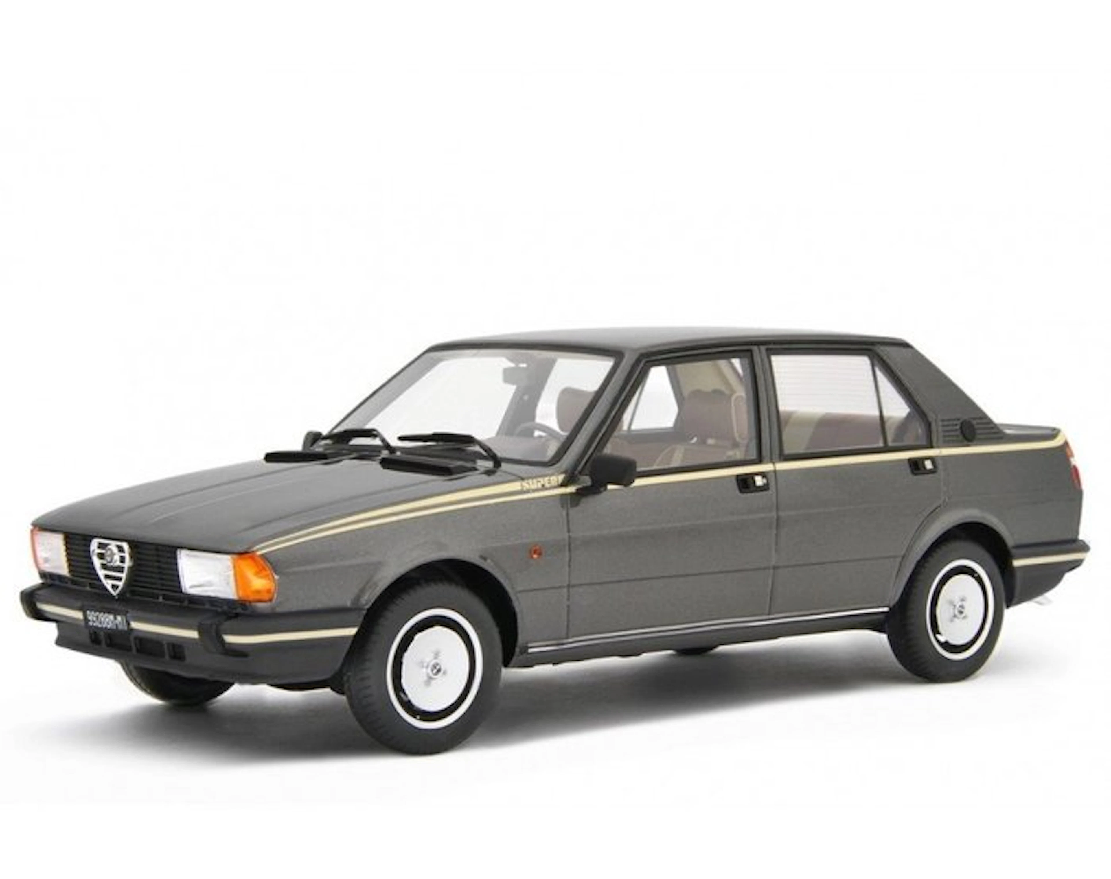 Laudoracing 1:18 - Model sedan - Alfa Romeo Giulietta 2.0 Super 1981 Grigio