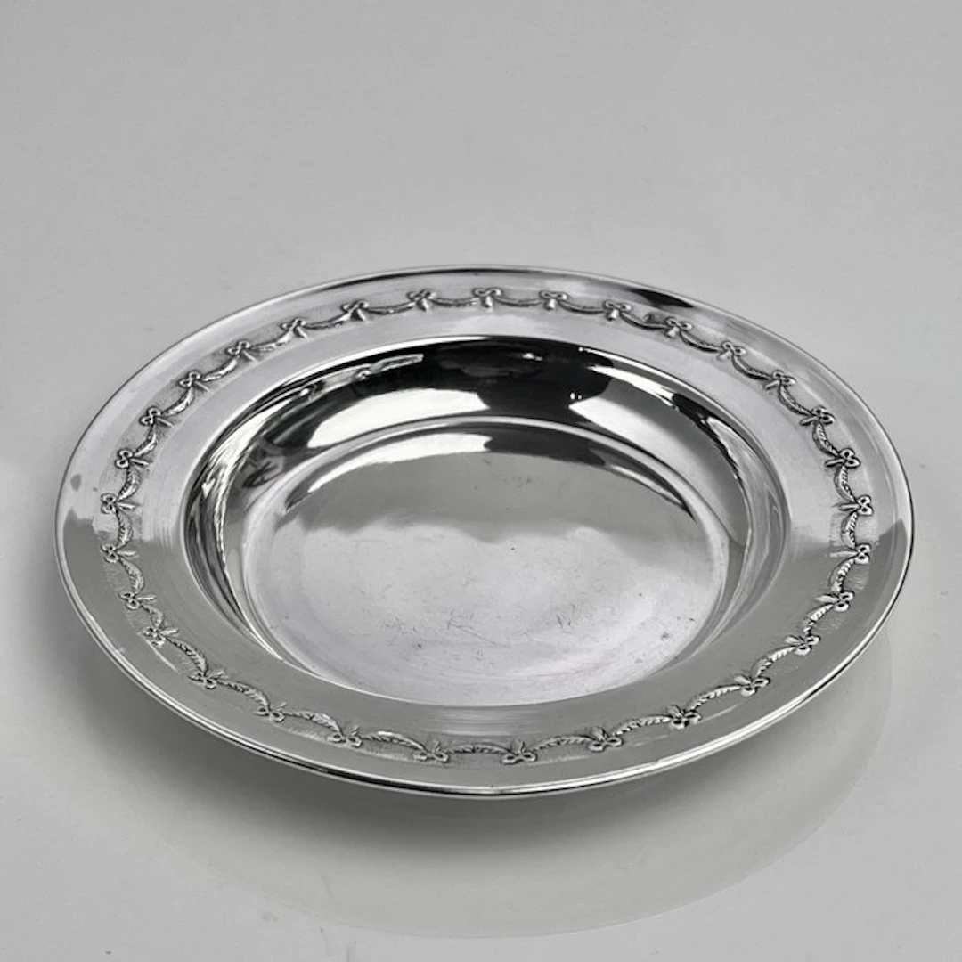 Coaster - ribbon-and-bow garland - .950 silver - Praline dish