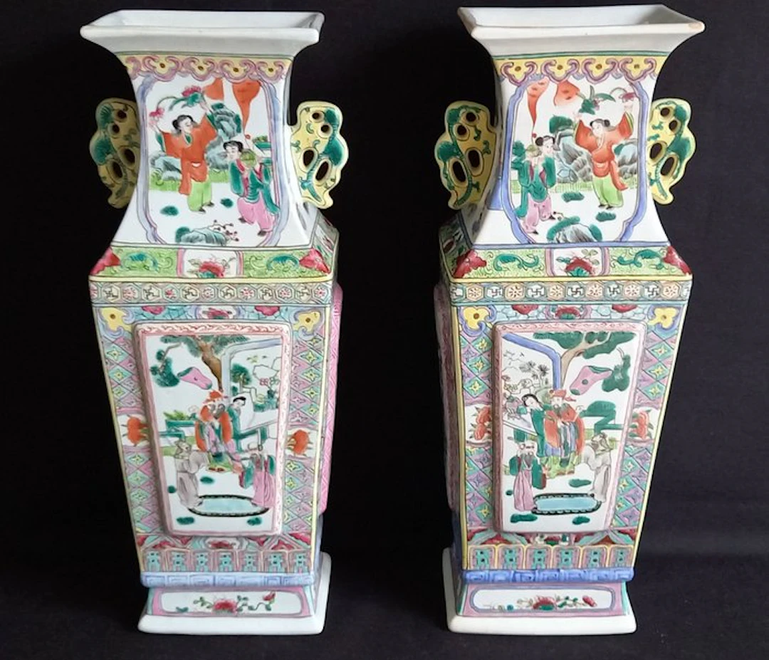Vase - Porcelain - China - Famille rose vases (No reserve price)