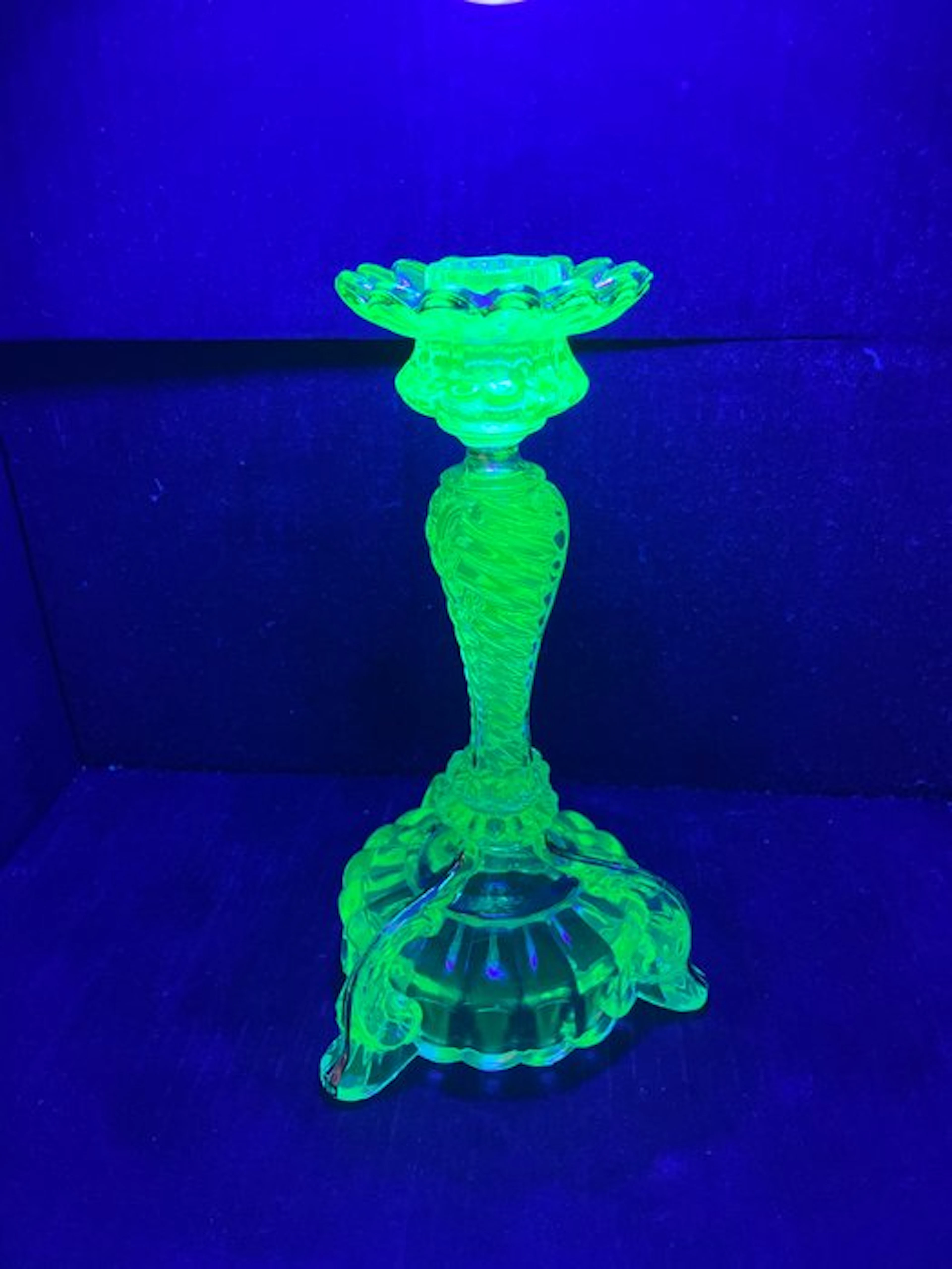 Attribué a Portieux - Taperstick - Ouralin molded pressed glass