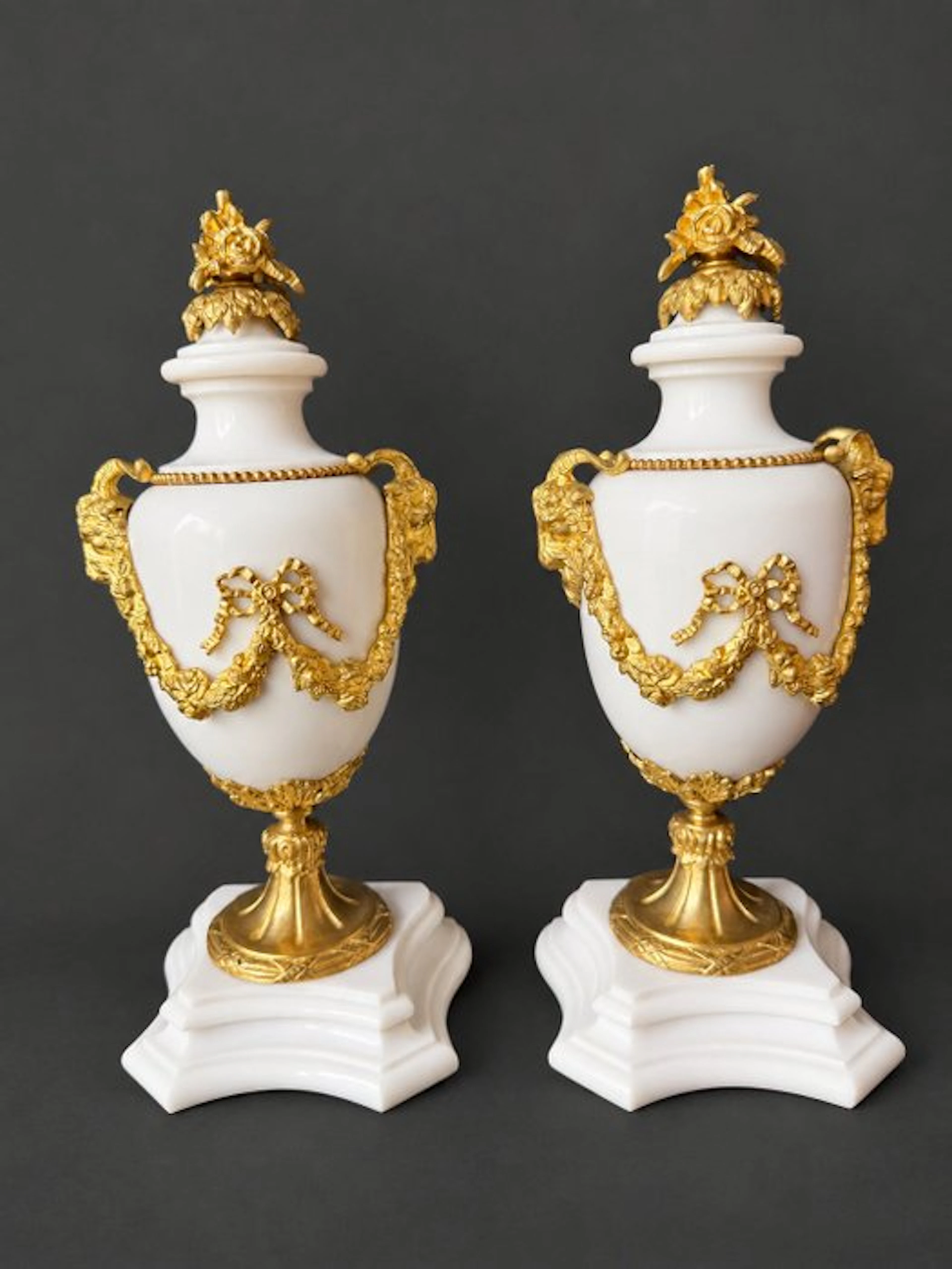 Decorative ornament (2) - France - Louis XVI cassolettes