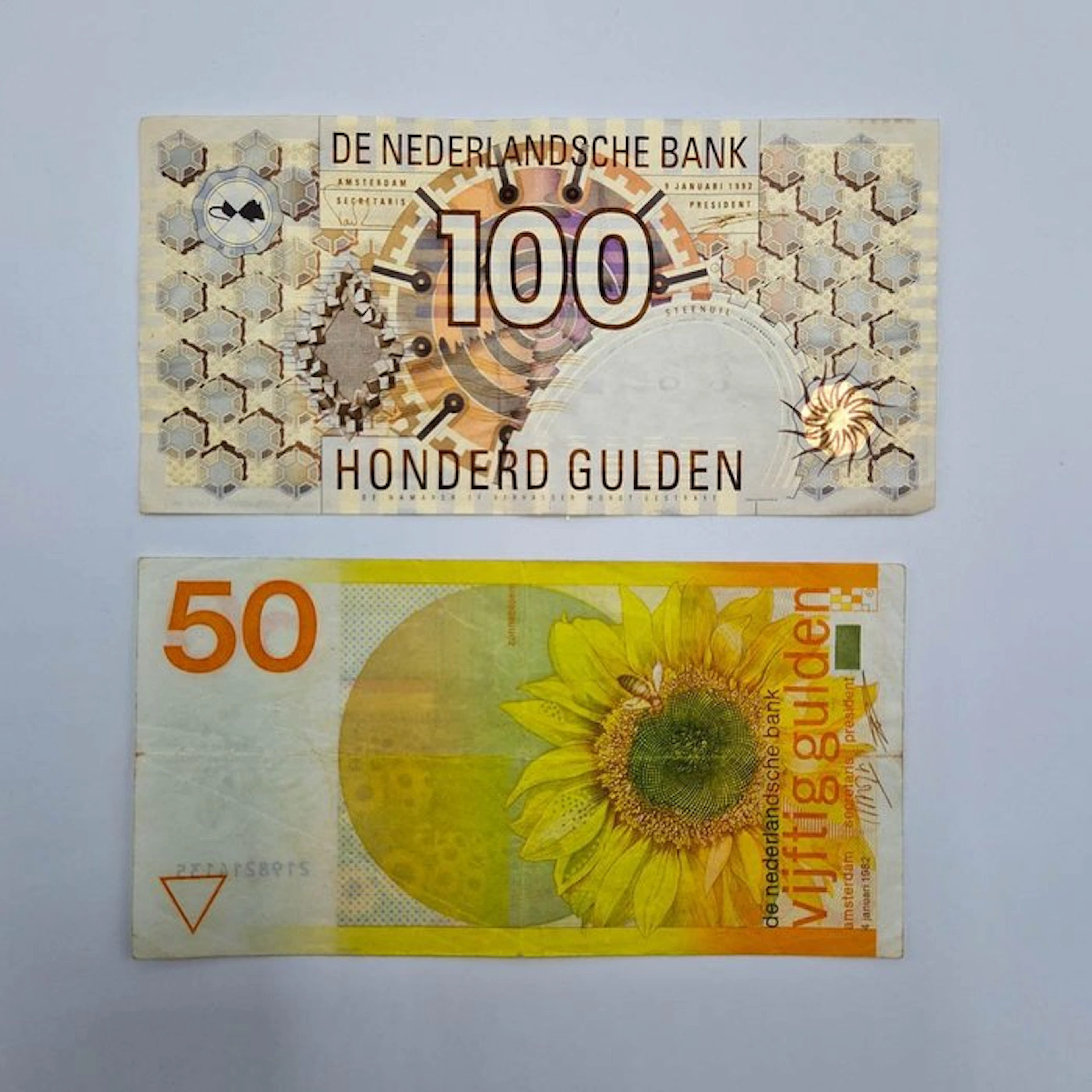 Netherlands. - 2 Banknotes Gulden 1992, 1982 - PL105, PL83 (No reserve price)