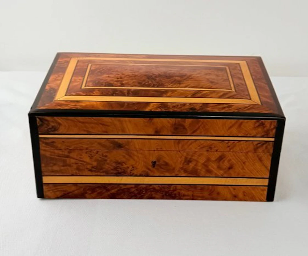Jewellery box - Thuja root and mother-of-pearl - Box in thuya burl