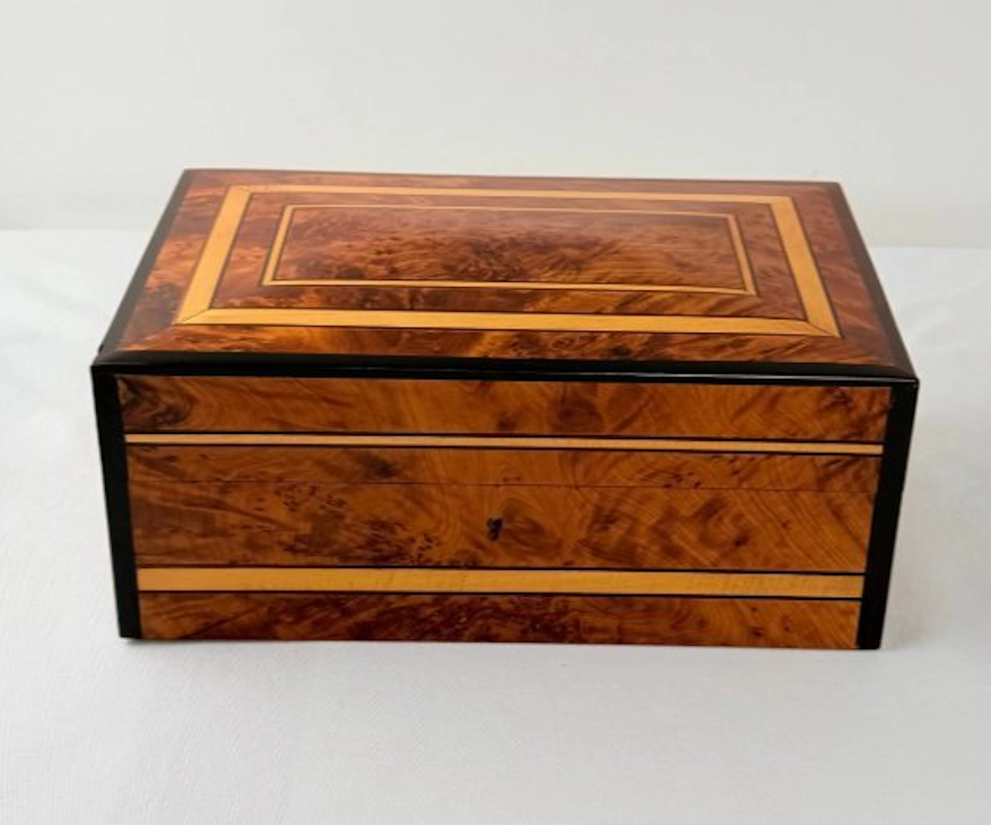 Jewellery box - Thuja root and mother-of-pearl - Box in thuya burl