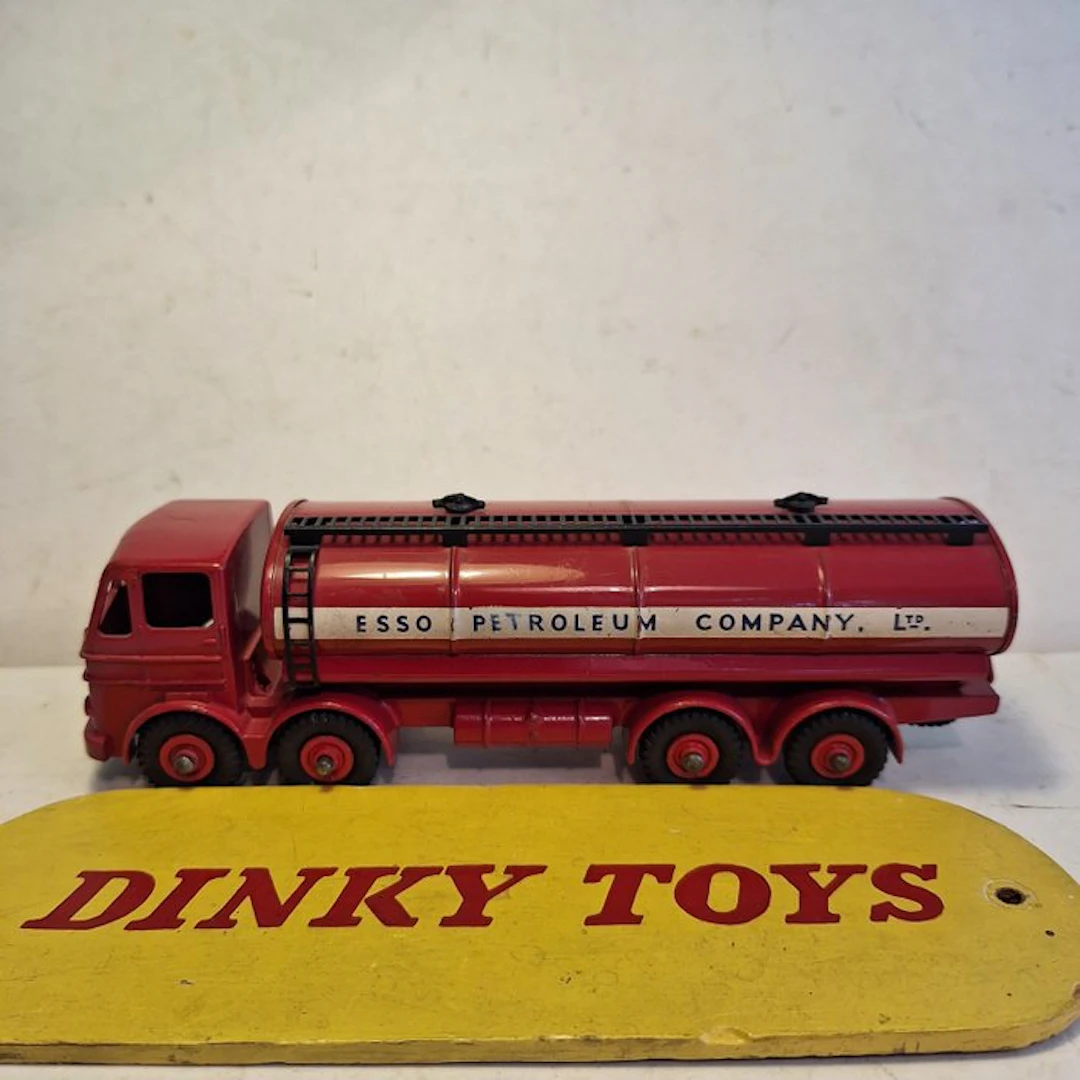 Dinky Toys 1:50 - Model car - Dinky Supertoys - Leyland Octopus Tanker.