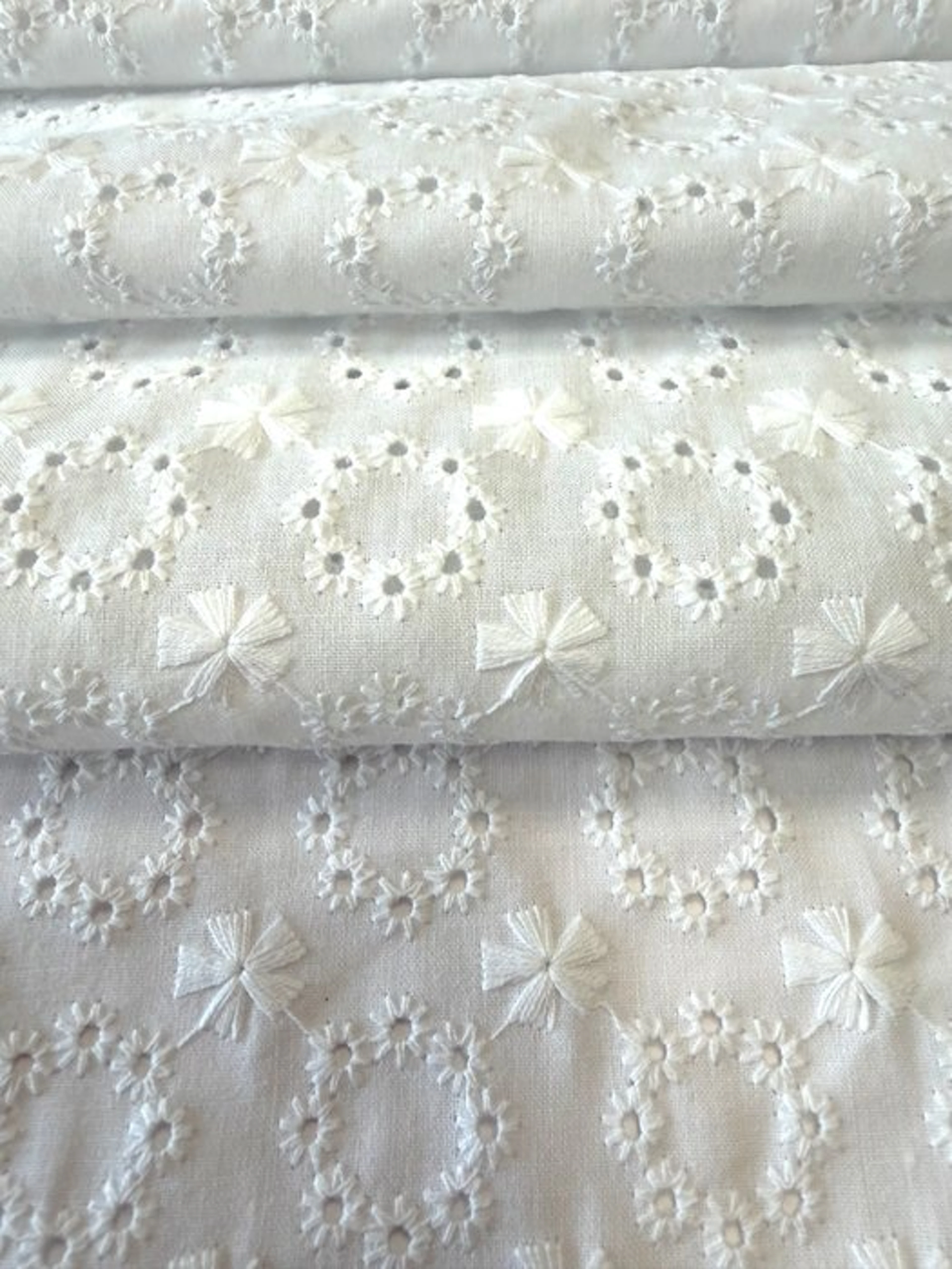1749★Handcrafted elegance and timeless charm★Embroidered...