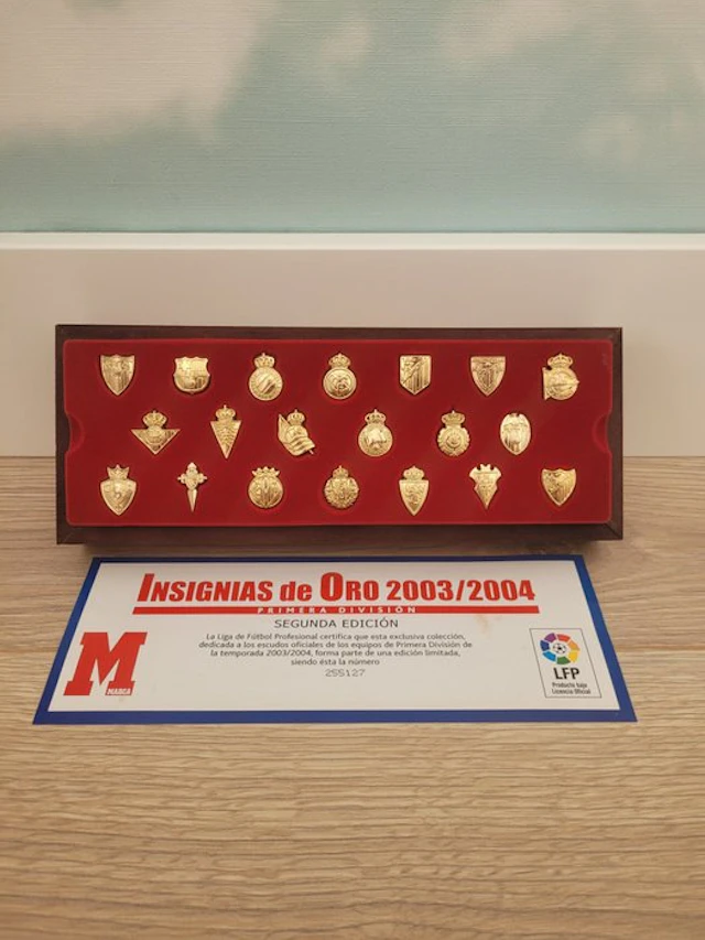 Spanish Football League - 24K Gold Badges. La Liga + Display Stand