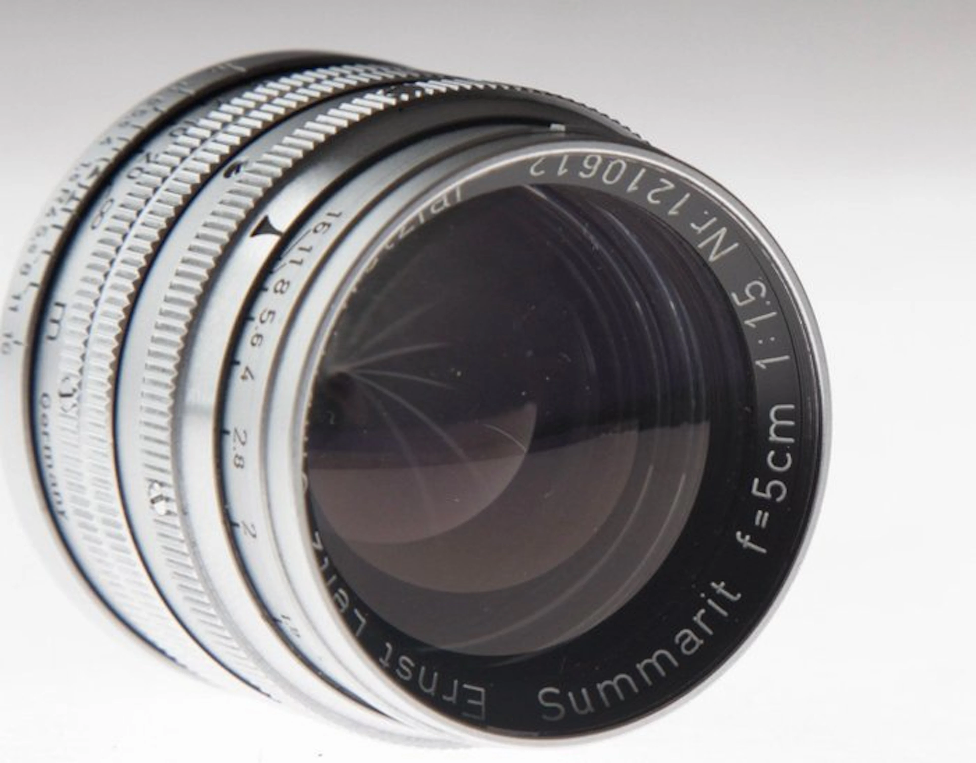 Leitz Summarit f=5cm 1:1,5 Prime lens