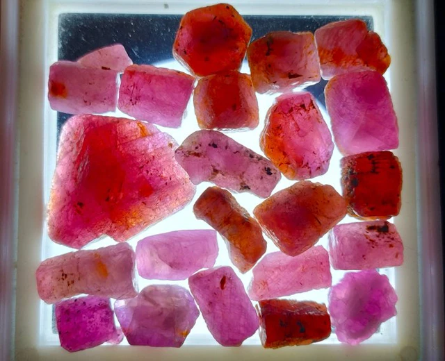 101.9 cts - Untreated Ruby - Rough- 20.38 g