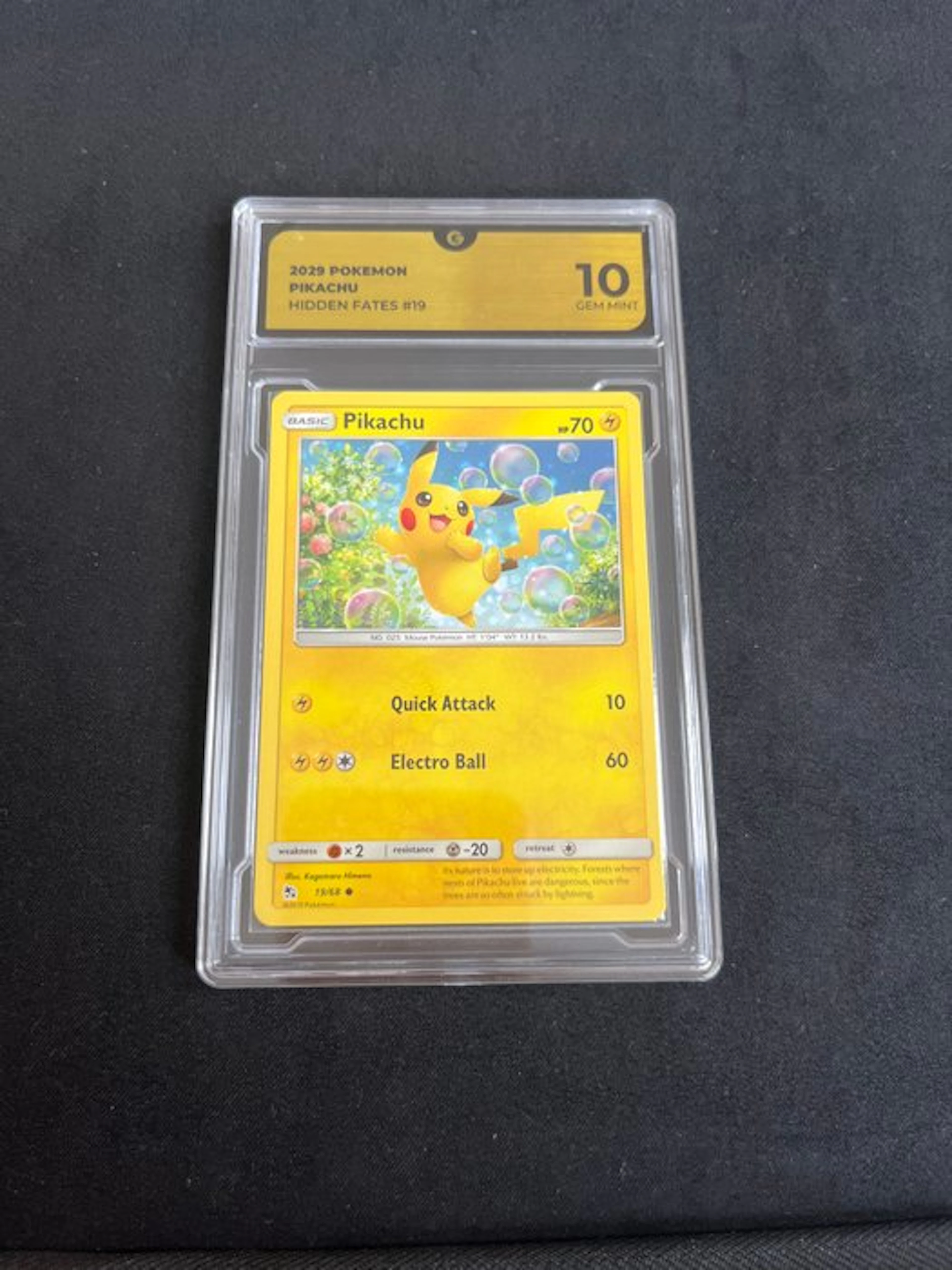 Pokémon - 1 Graded card - Pikachu #19 Hidden Fates - GG 10