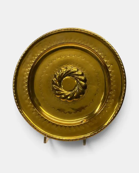 Alms dish - Brass - 17th century