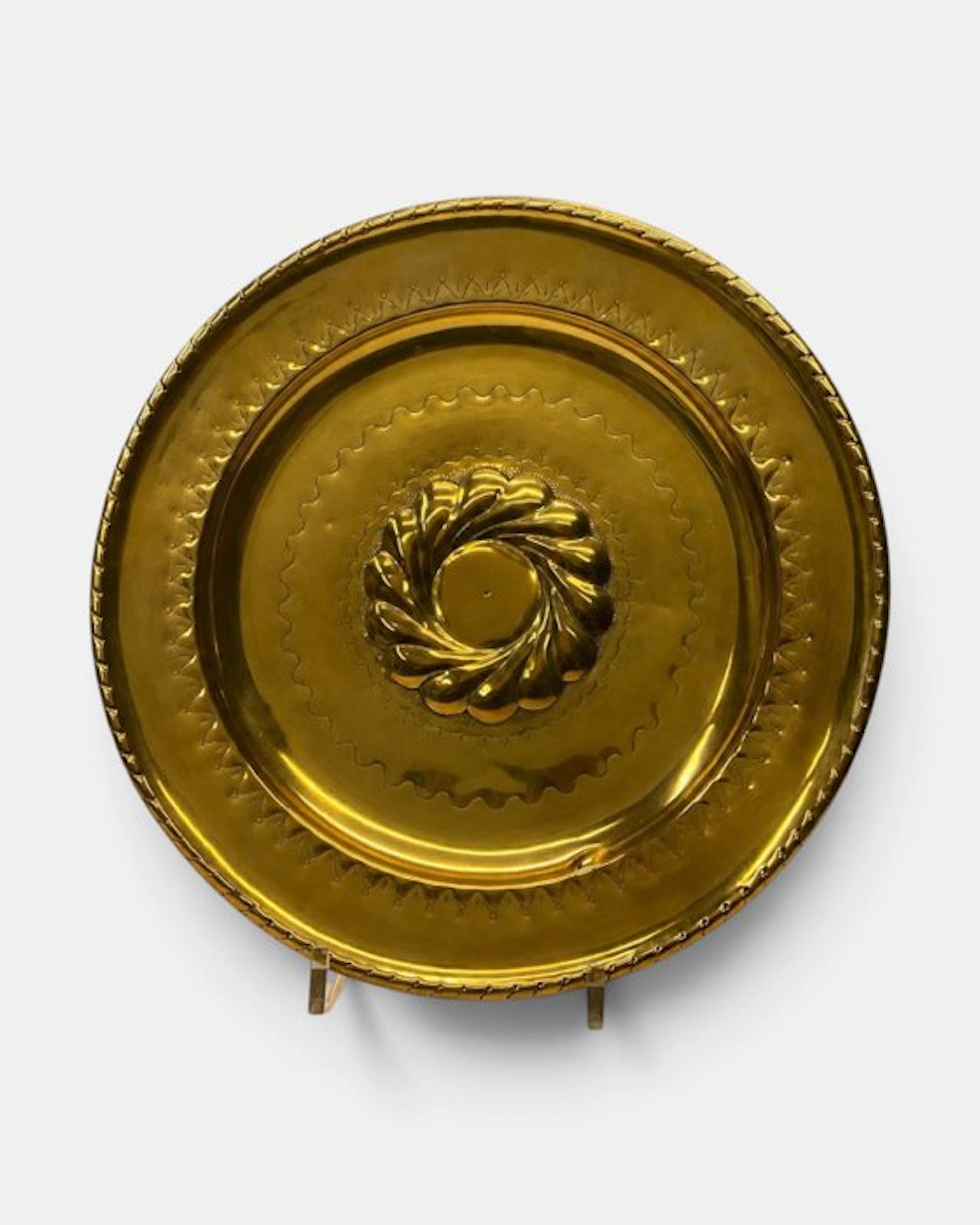 Alms dish - Brass - 17th century