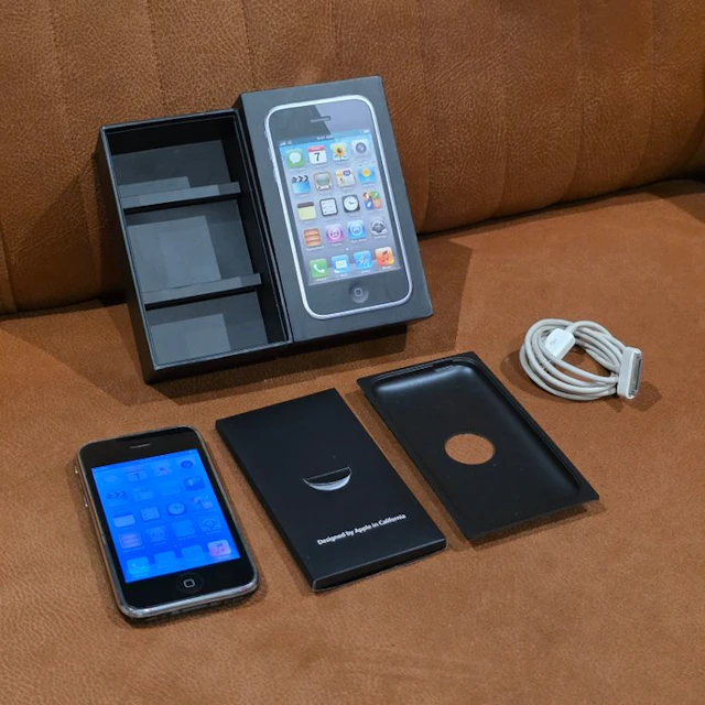 Apple iPhone 3GS Black 8GB BOXED NO RESERVE PRICE - iPhone - In original box
