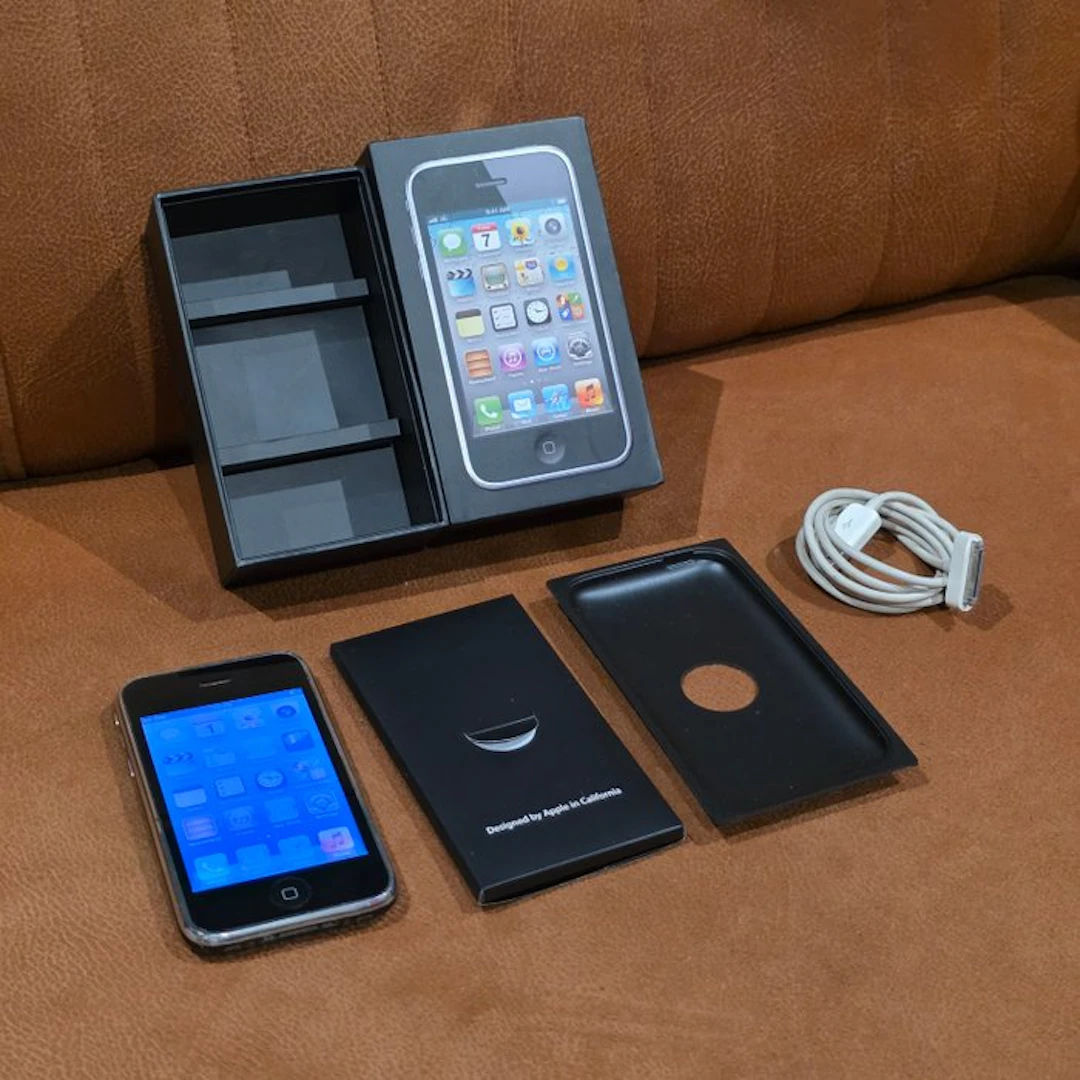 Apple iPhone 3GS Black 8GB BOXED NO RESERVE PRICE - iPhone - In original box