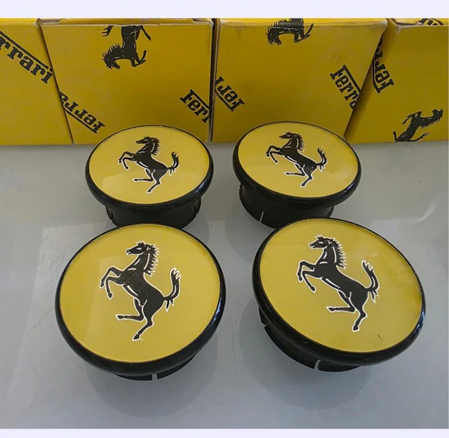 Ferrari Original set of 4 wheelcaps - Extremely Rare...