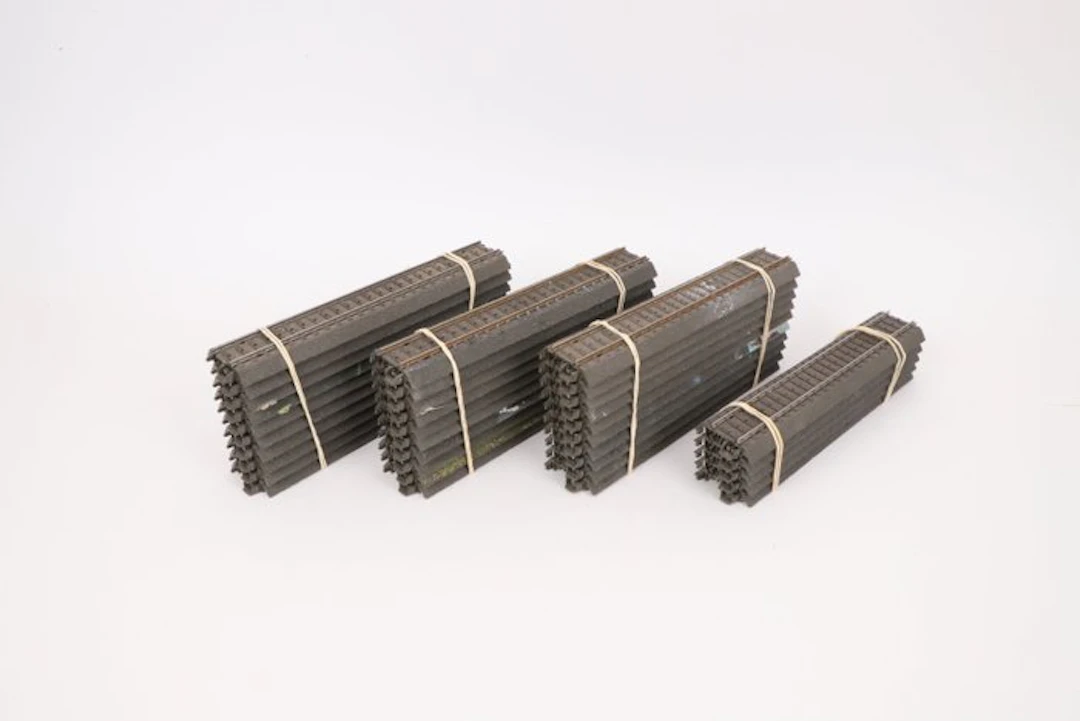 Märklin H0 - 24188 - Model train tracks (35) - C-rails with scenery leftovers.