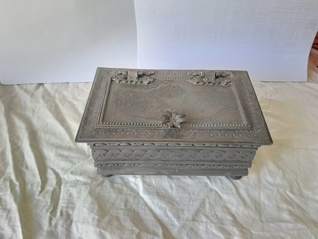 Decorative ornament - Italy - Cigar box