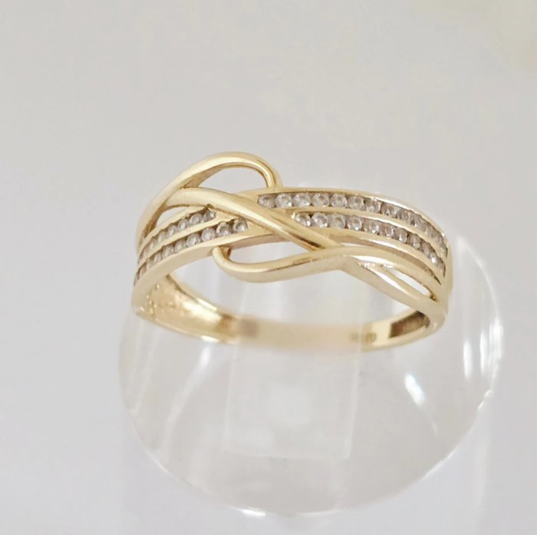 No reserve price - Ring - 14 kt. Yellow gold - Little diamonds