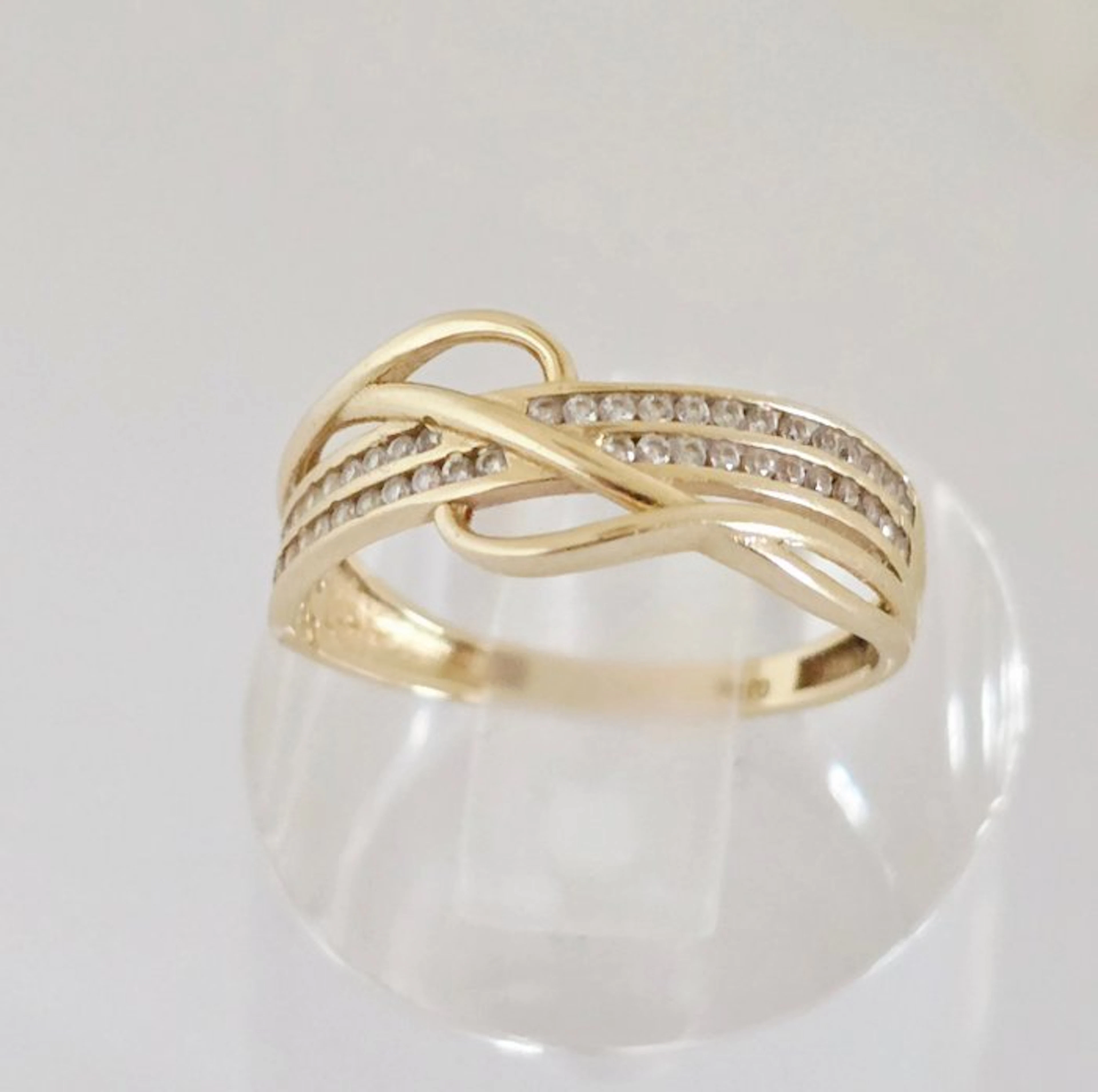 No reserve price - Ring - 14 kt. Yellow gold - Little diamonds