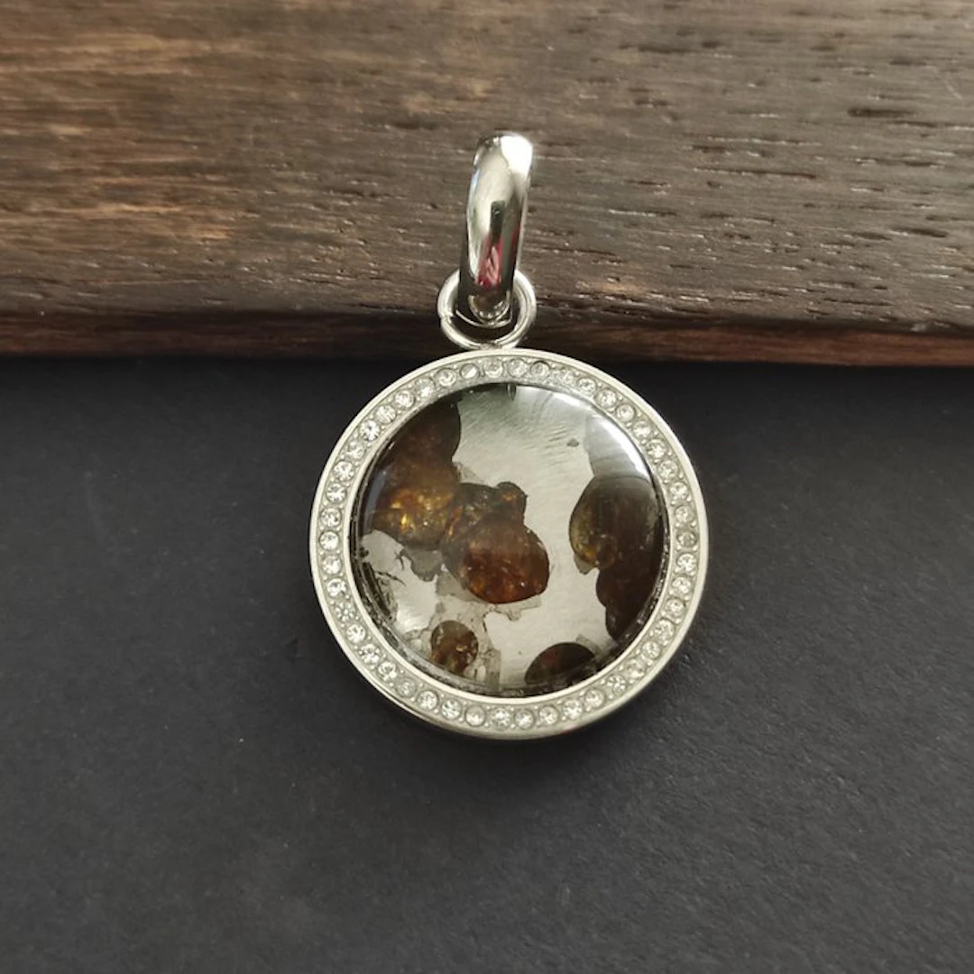Meteorite Pallasite Sericho Pendant Steel 925 - Height: 2.7 cm- 6.28 g - (1)