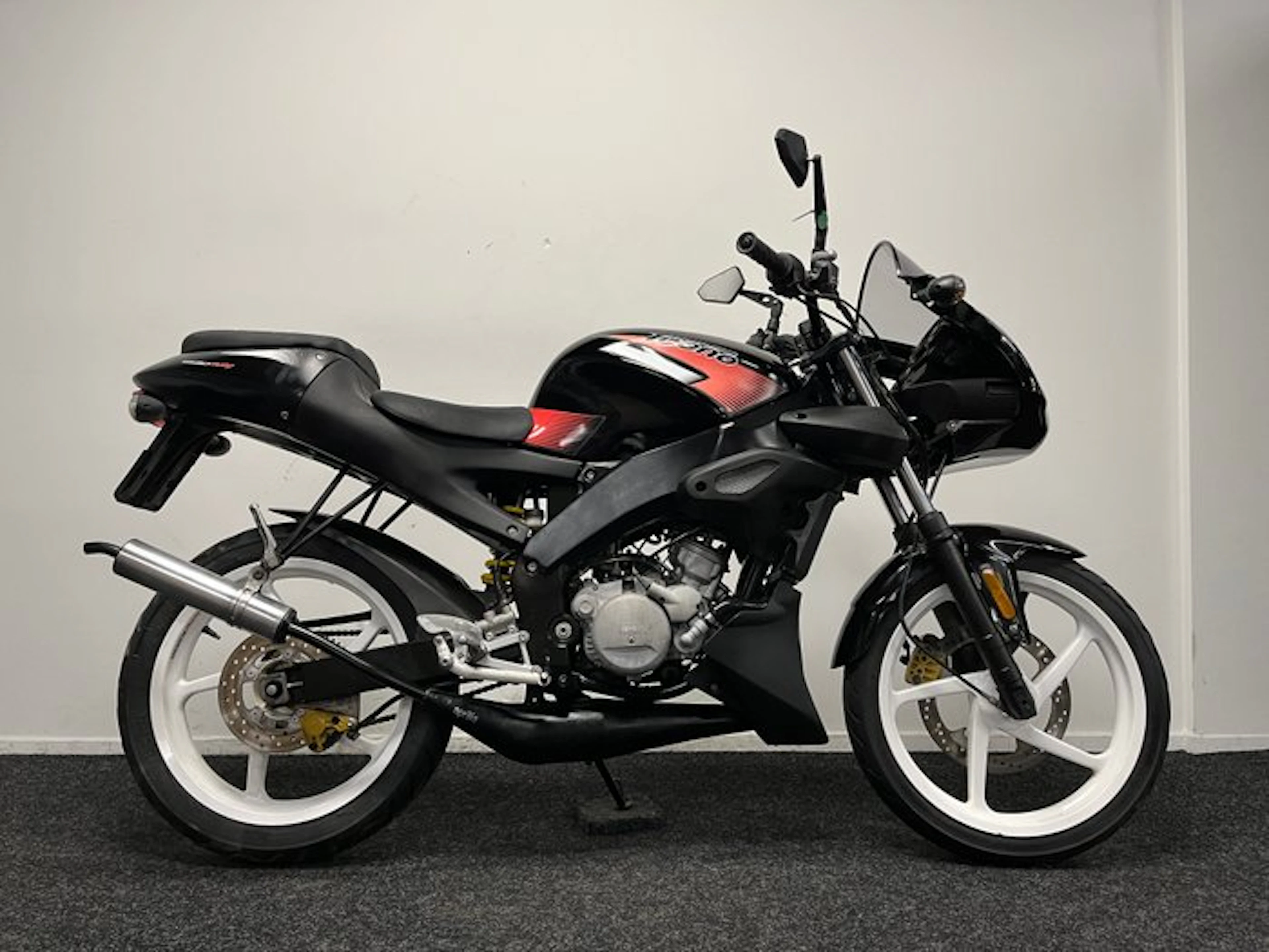 Aprilia - Tuono - NO RESERVE - 50 cc - 2003