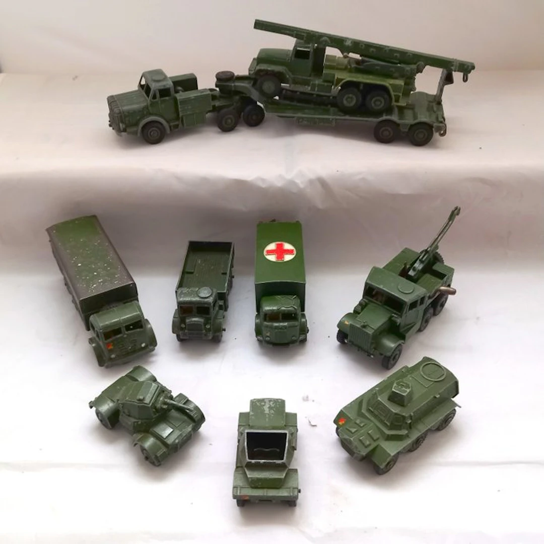 Dinky Toys 1:43 - Model military vehicle (9) - Dinky Toys military vehicles
