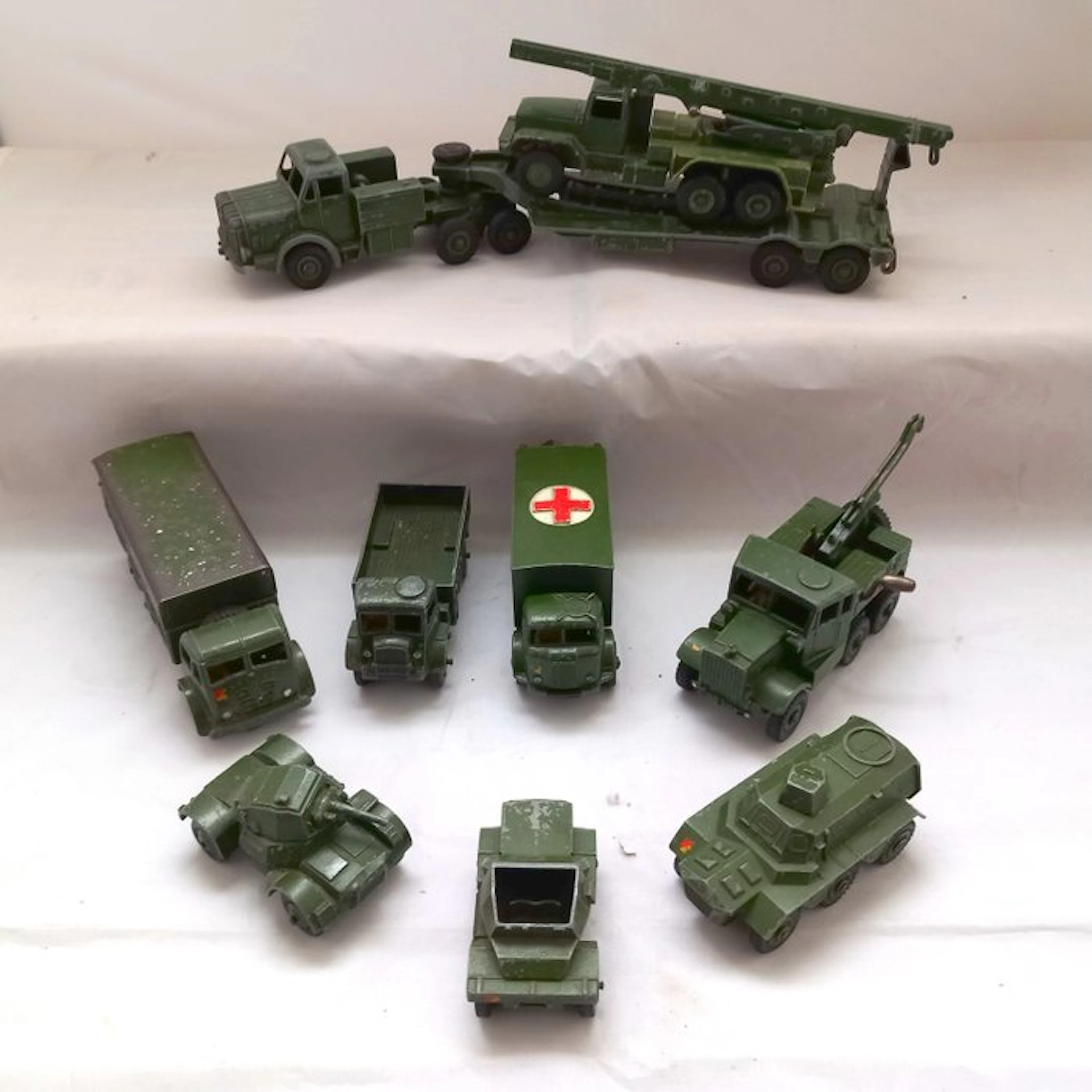 Dinky Toys 1:43 - Model military vehicle (9) - Dinky Toys military vehicles