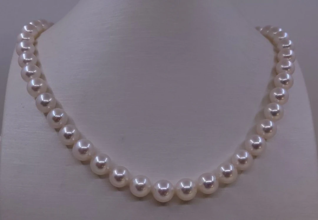 Necklace 9x9.5mm Akoya Pearls