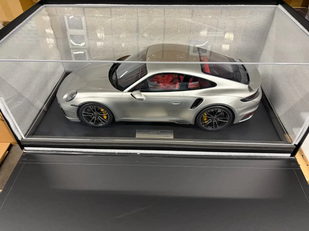 GT Spirit 1:8 - Model sports car - Porsche 911 (992.1)...