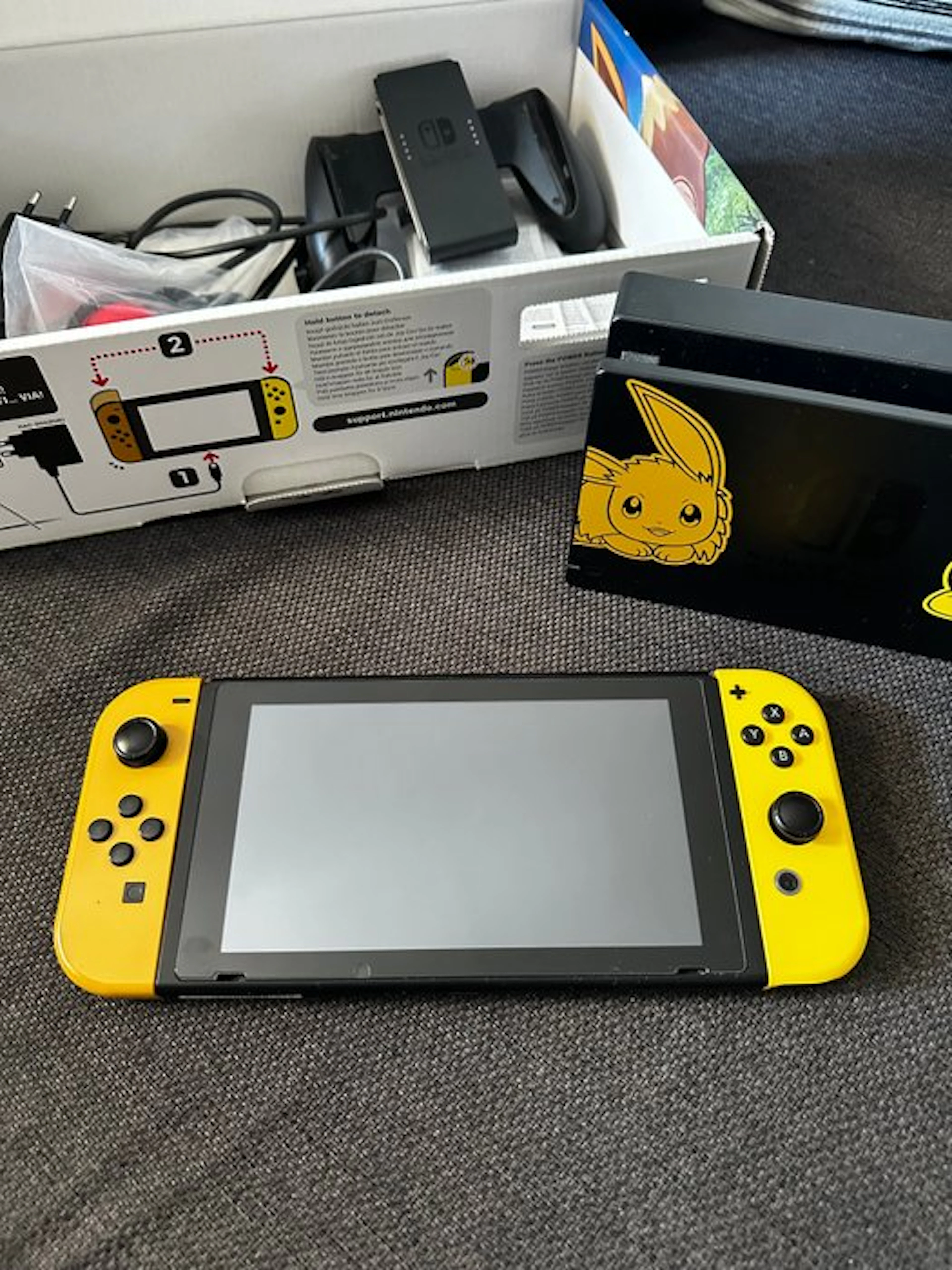 Nintendo - Switch - Pokémon Let’s Go Eevee Edition...