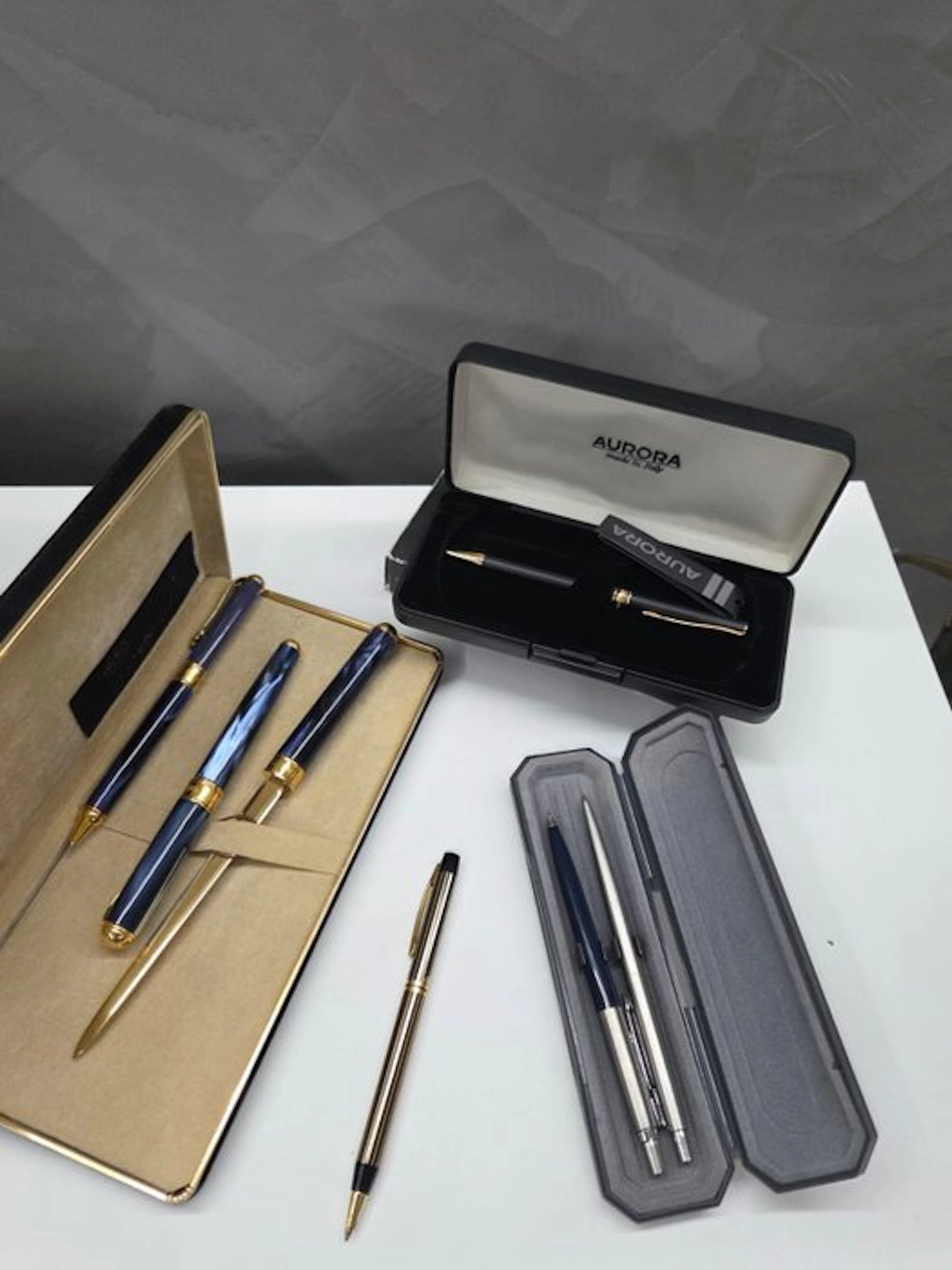 Branded merchandise collection - Aurora, Parker