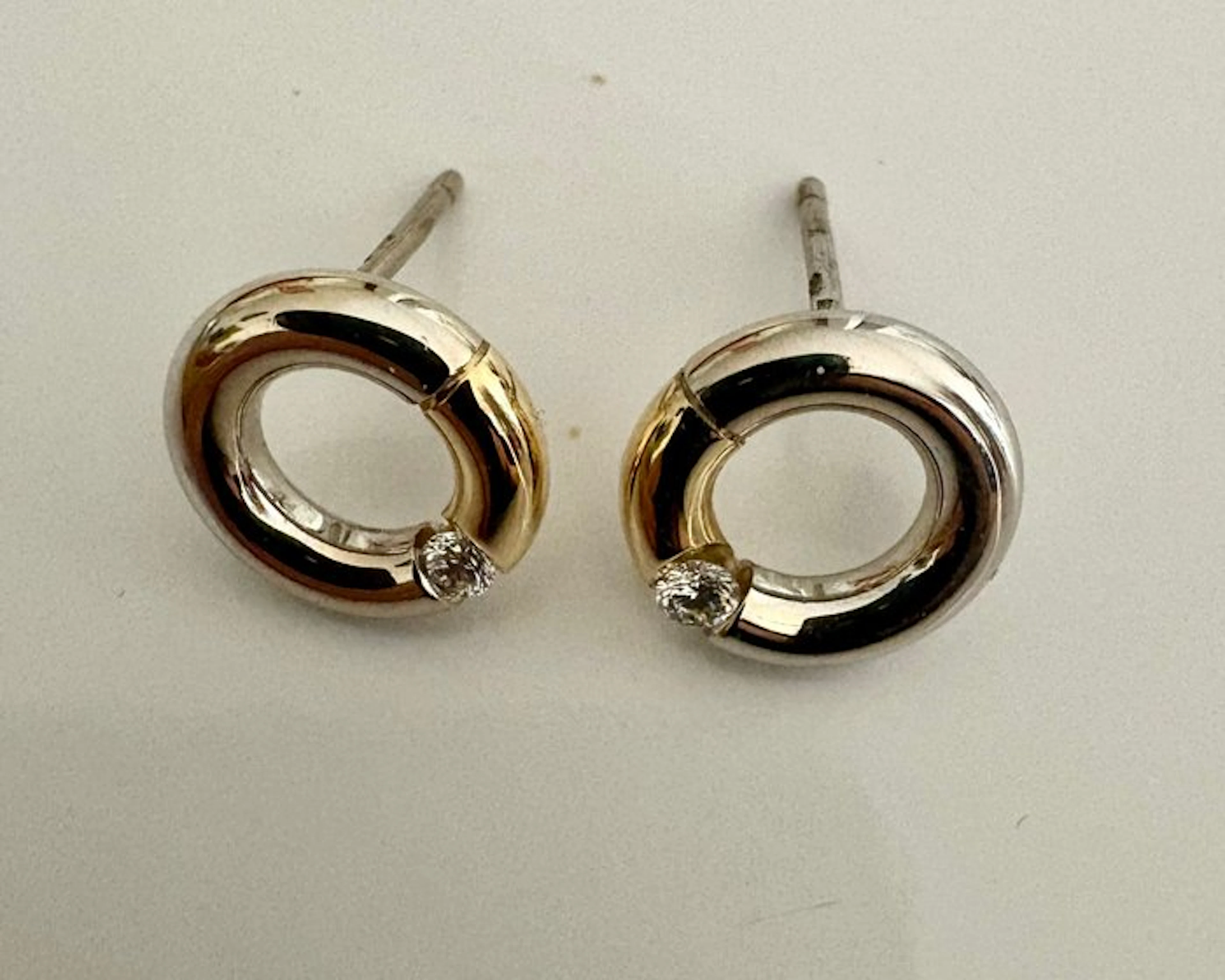 Stud earrings - 14 kt