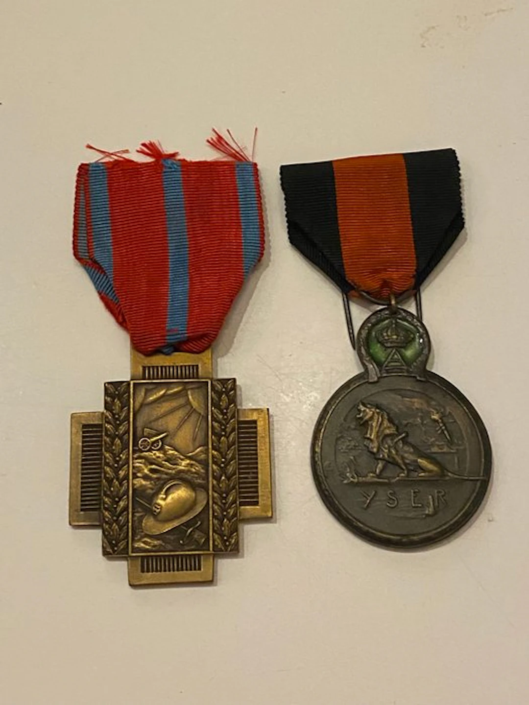 Belgium - Military medal - 2 Belgian decorations: the...