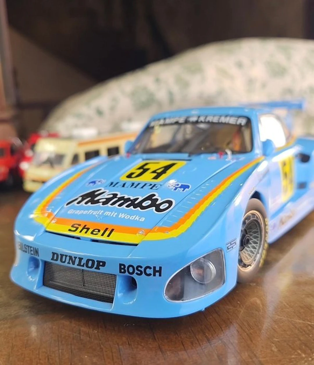 MiniChamps 1:18 - Model car - Porsche 935 Kremer Mambo #54