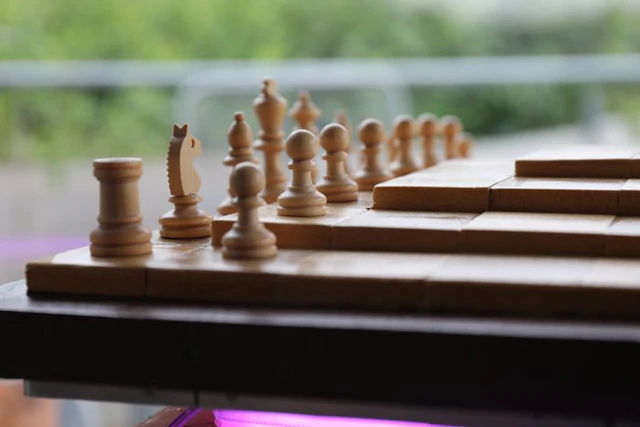 Eigener Entwurf und Herstellung in Handarbeit - Chess set - 3D Schachbrett